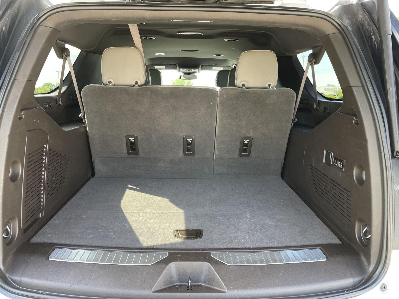 Used 2023 Chevrolet Suburban for sale in Lincoln NE
