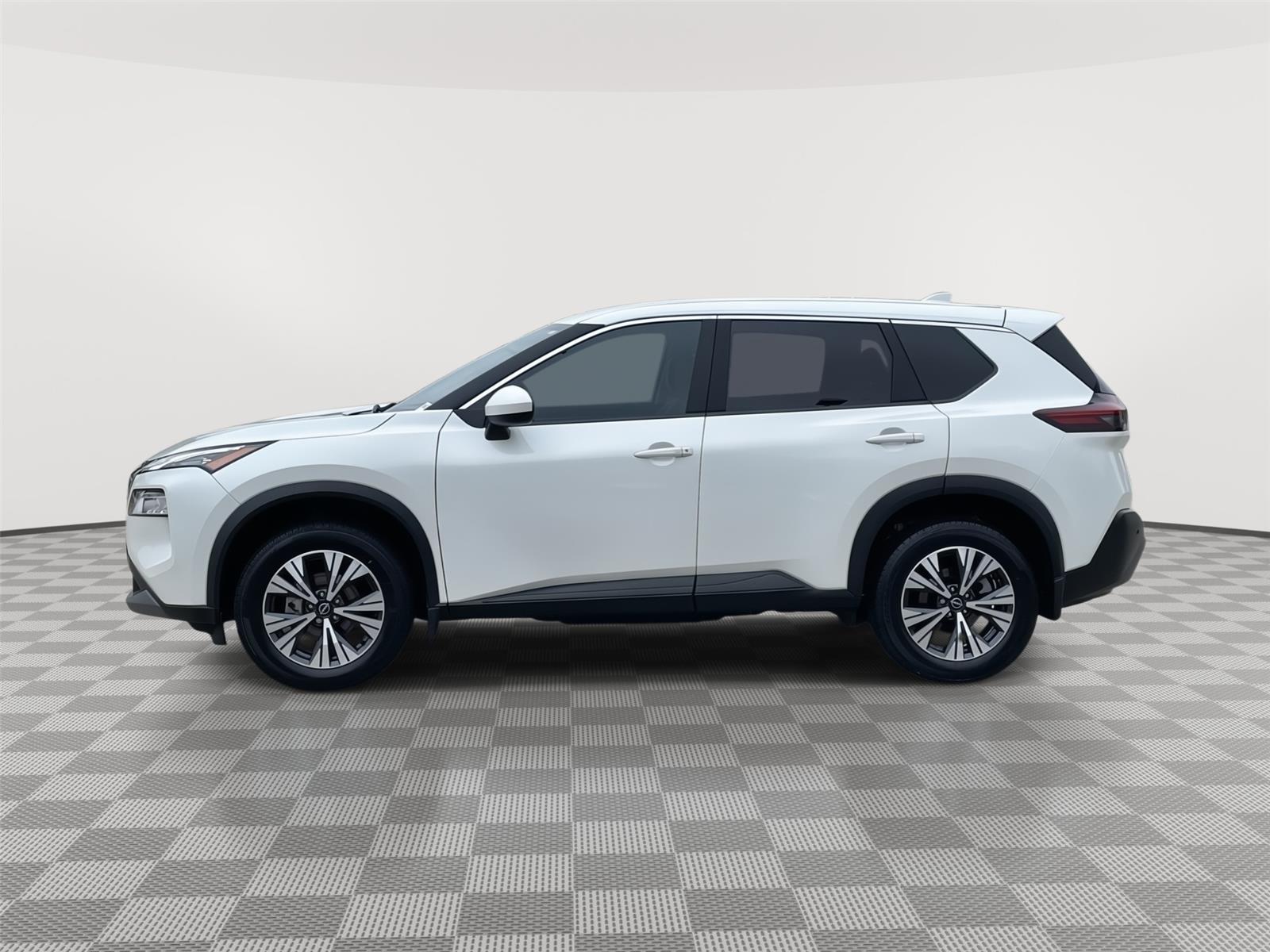 Vehicle photo 2