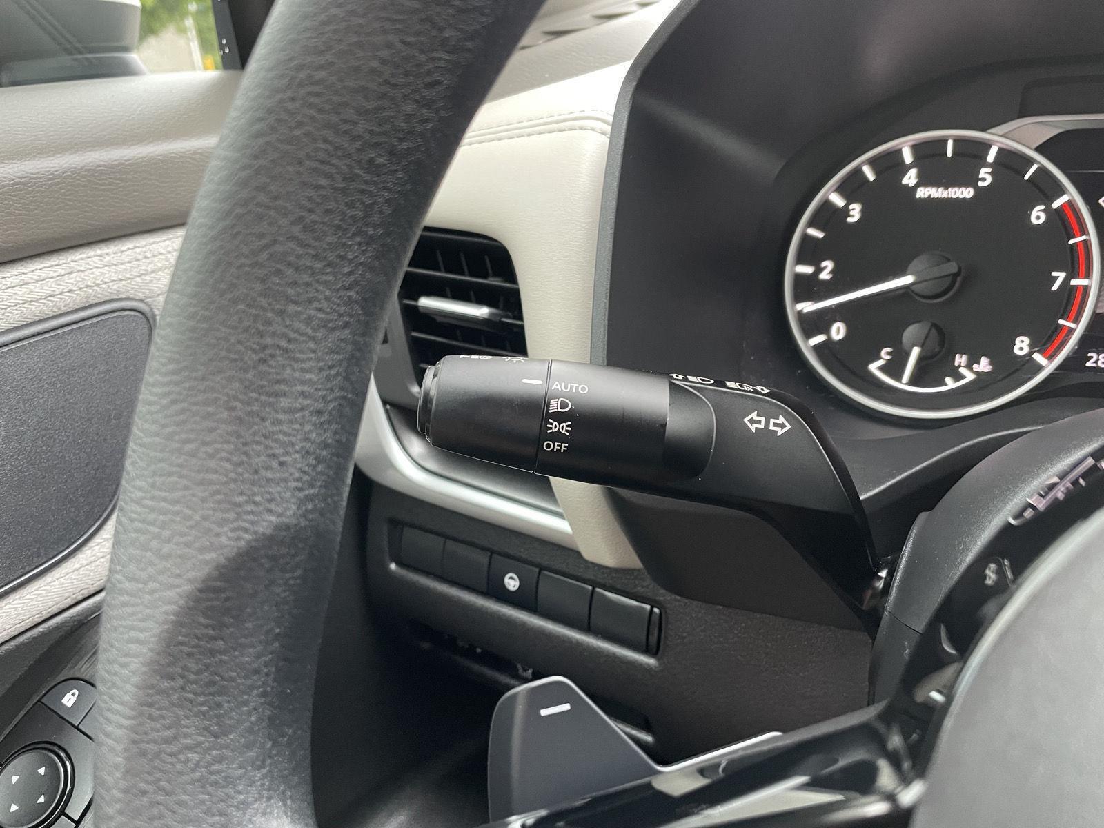 Vehicle photo 16