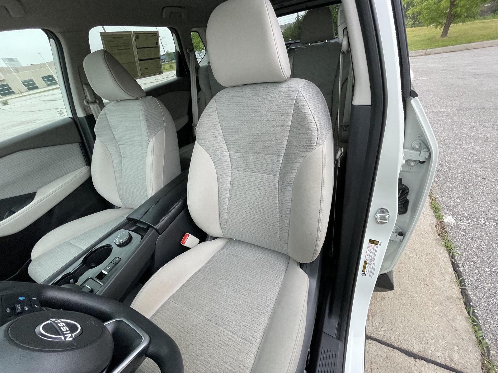 Vehicle photo 18