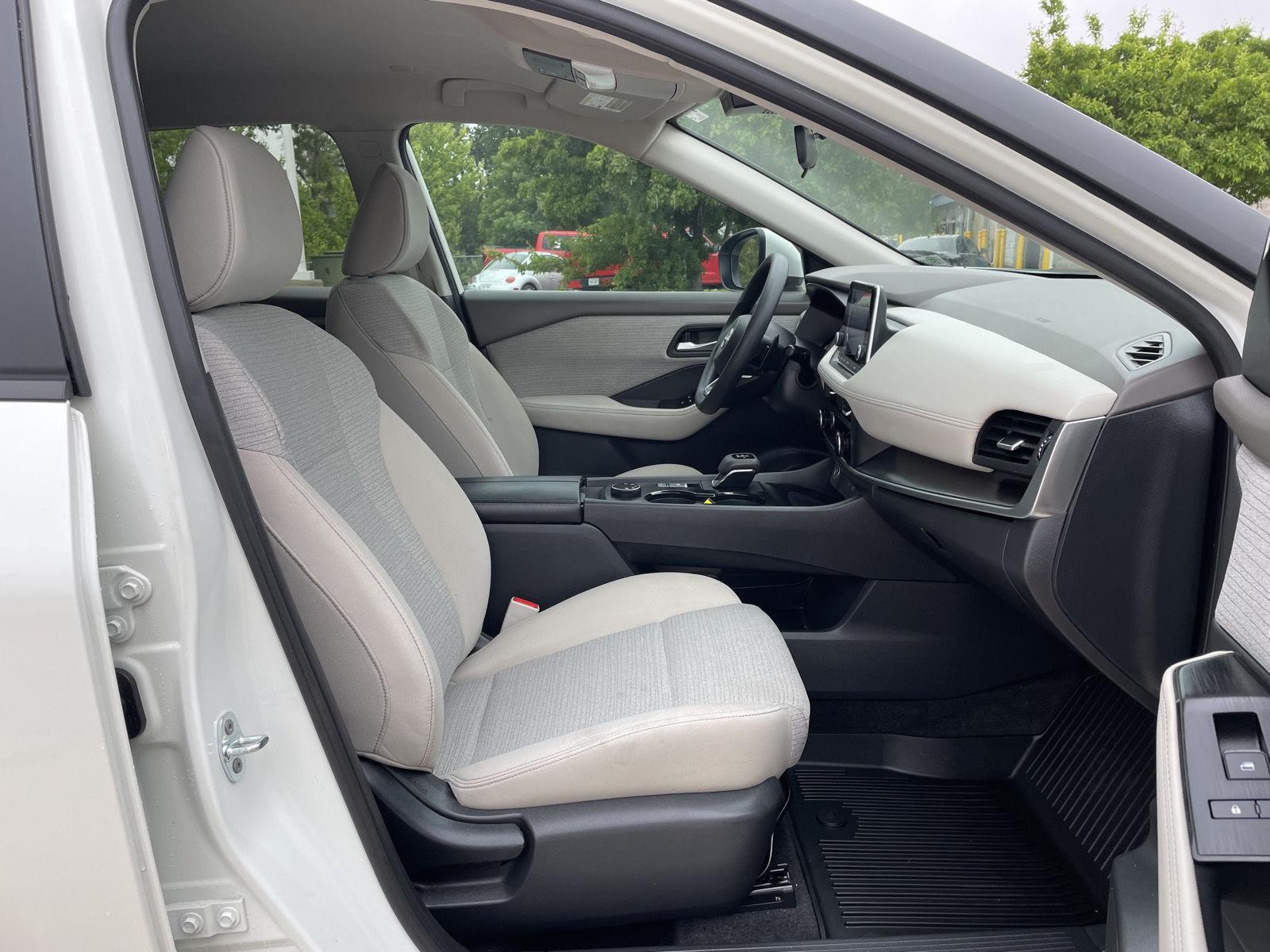 Vehicle photo 19