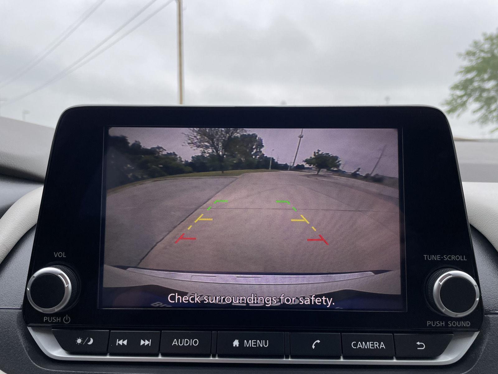 Vehicle photo 23