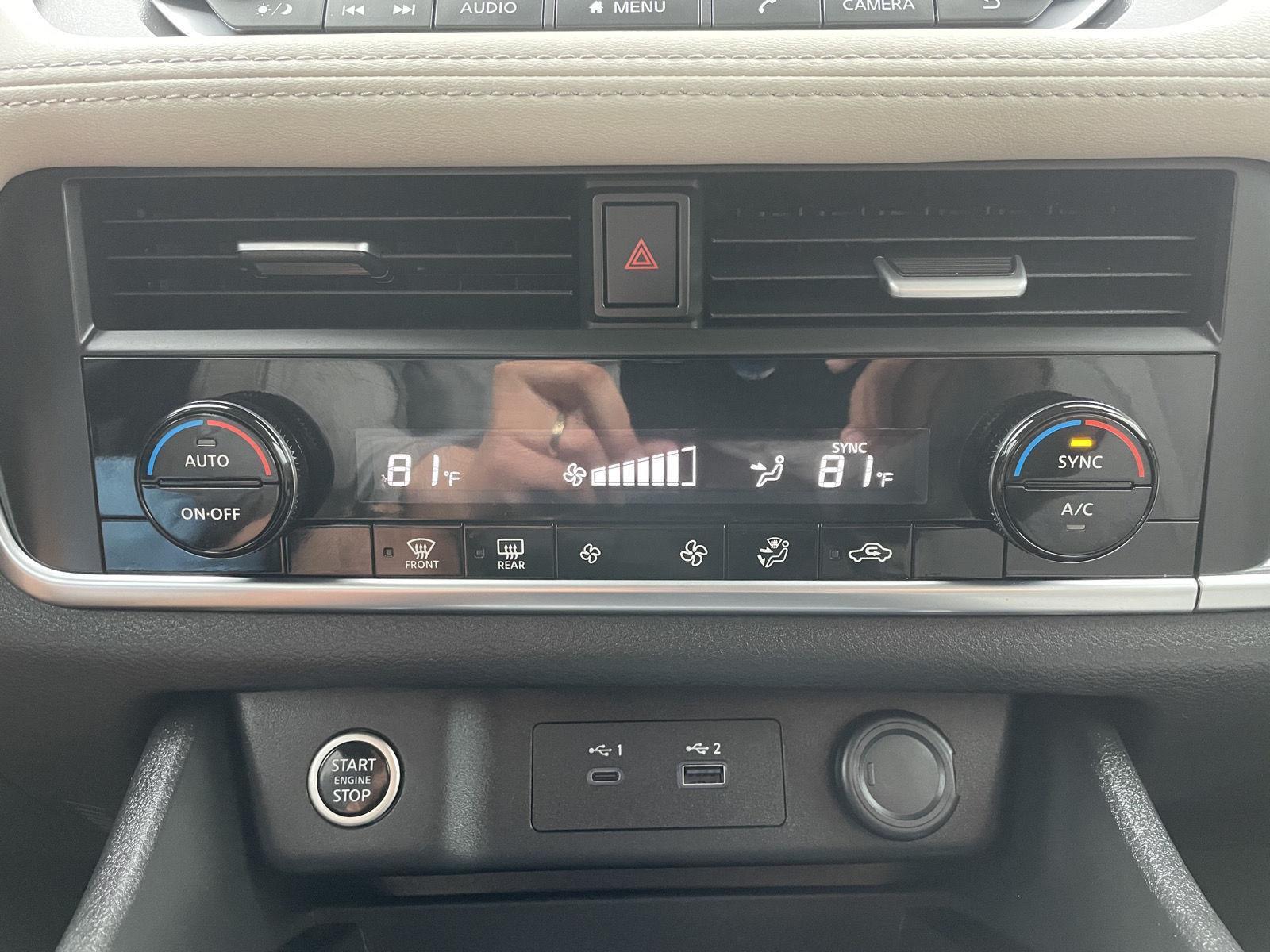 Vehicle photo 26