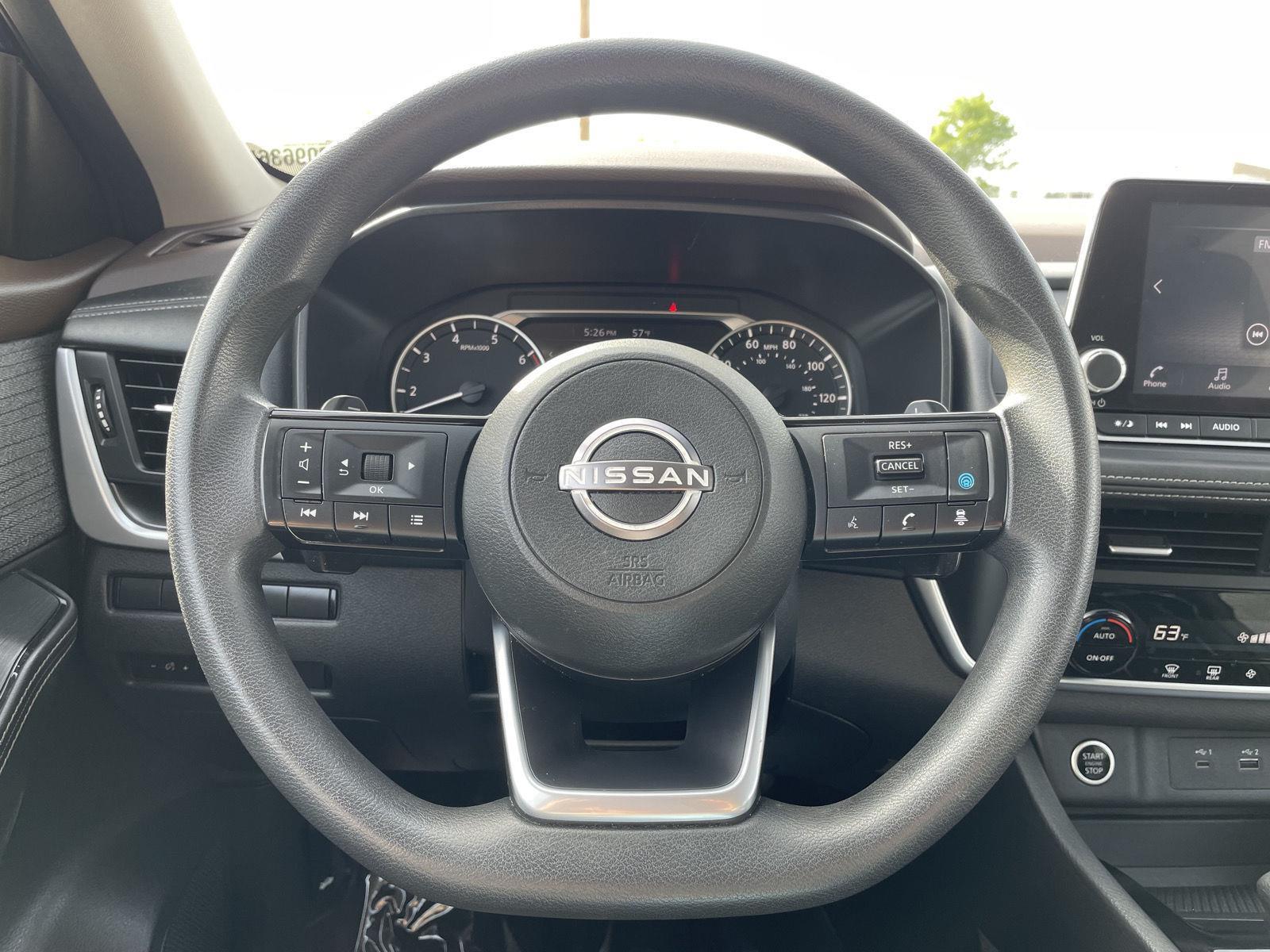 Vehicle photo 12