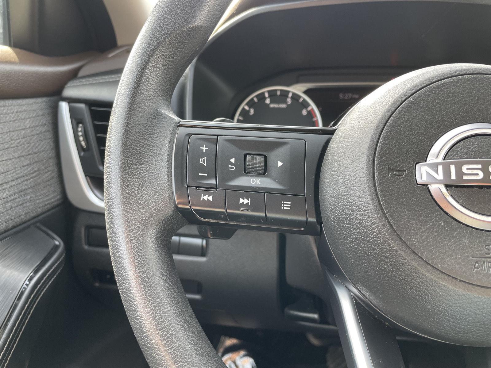 Vehicle photo 13