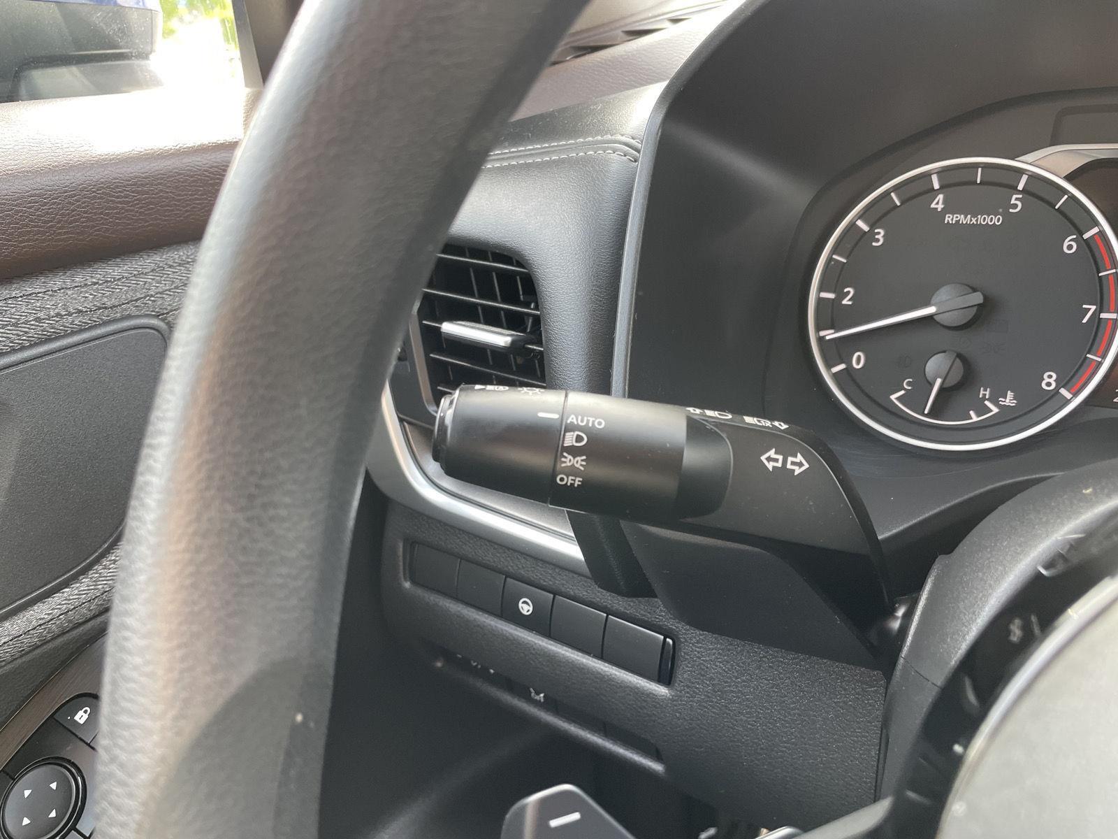 Vehicle photo 16