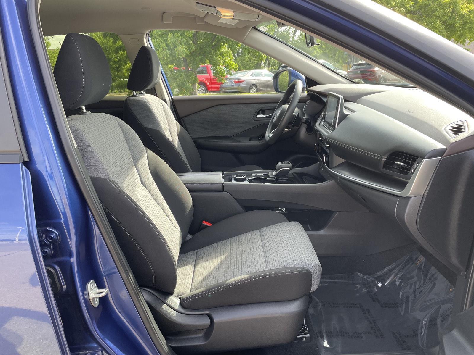 Vehicle photo 19