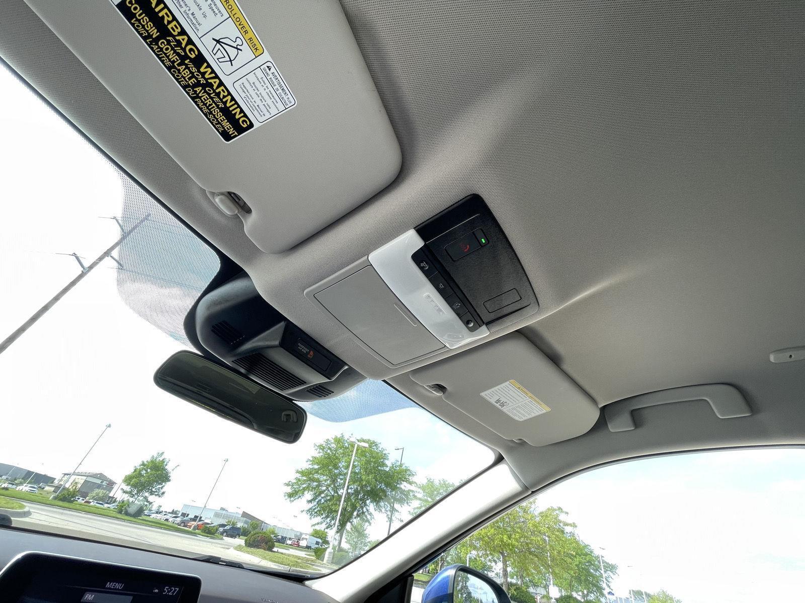 Vehicle photo 21