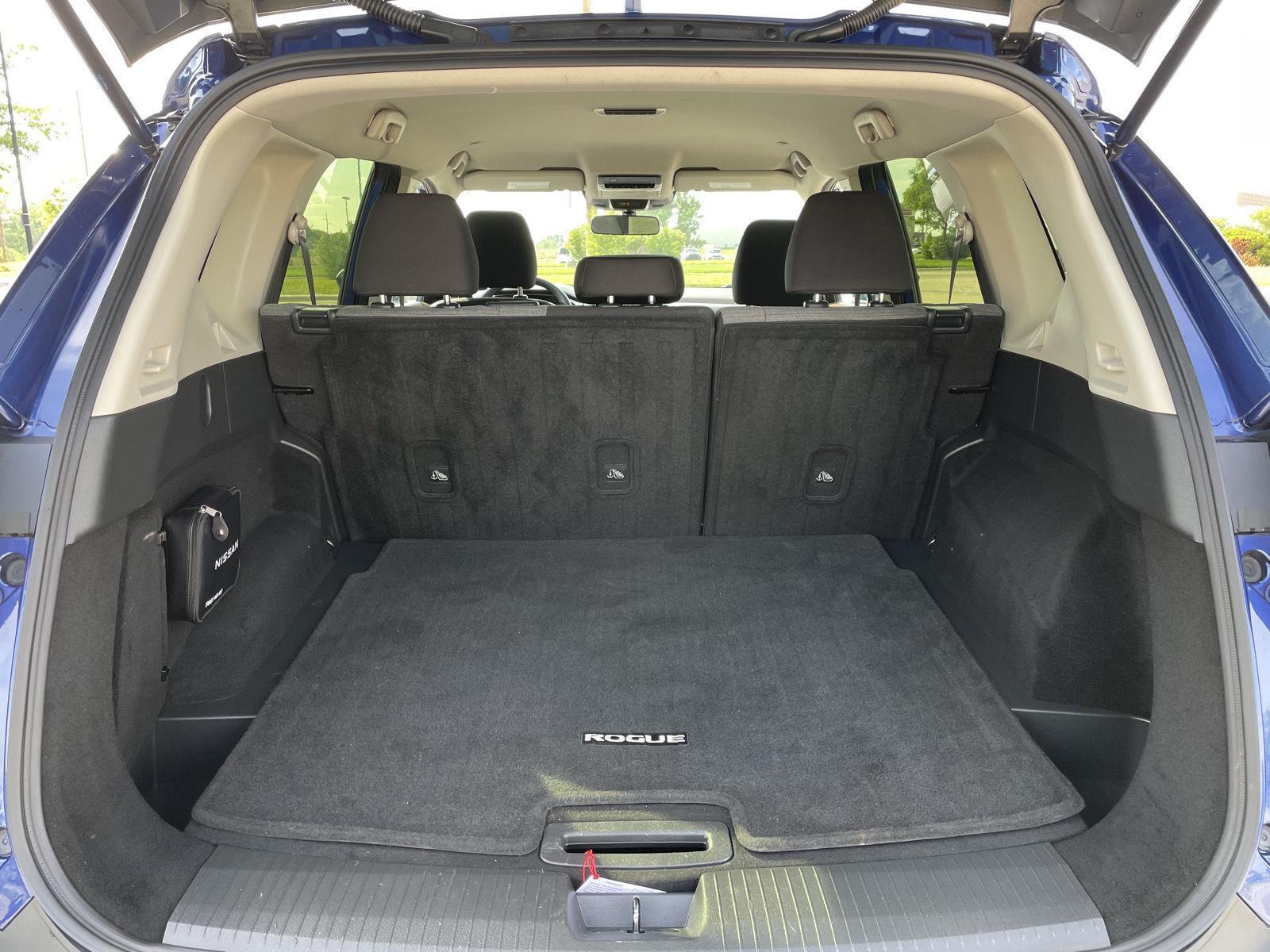 Vehicle photo 34