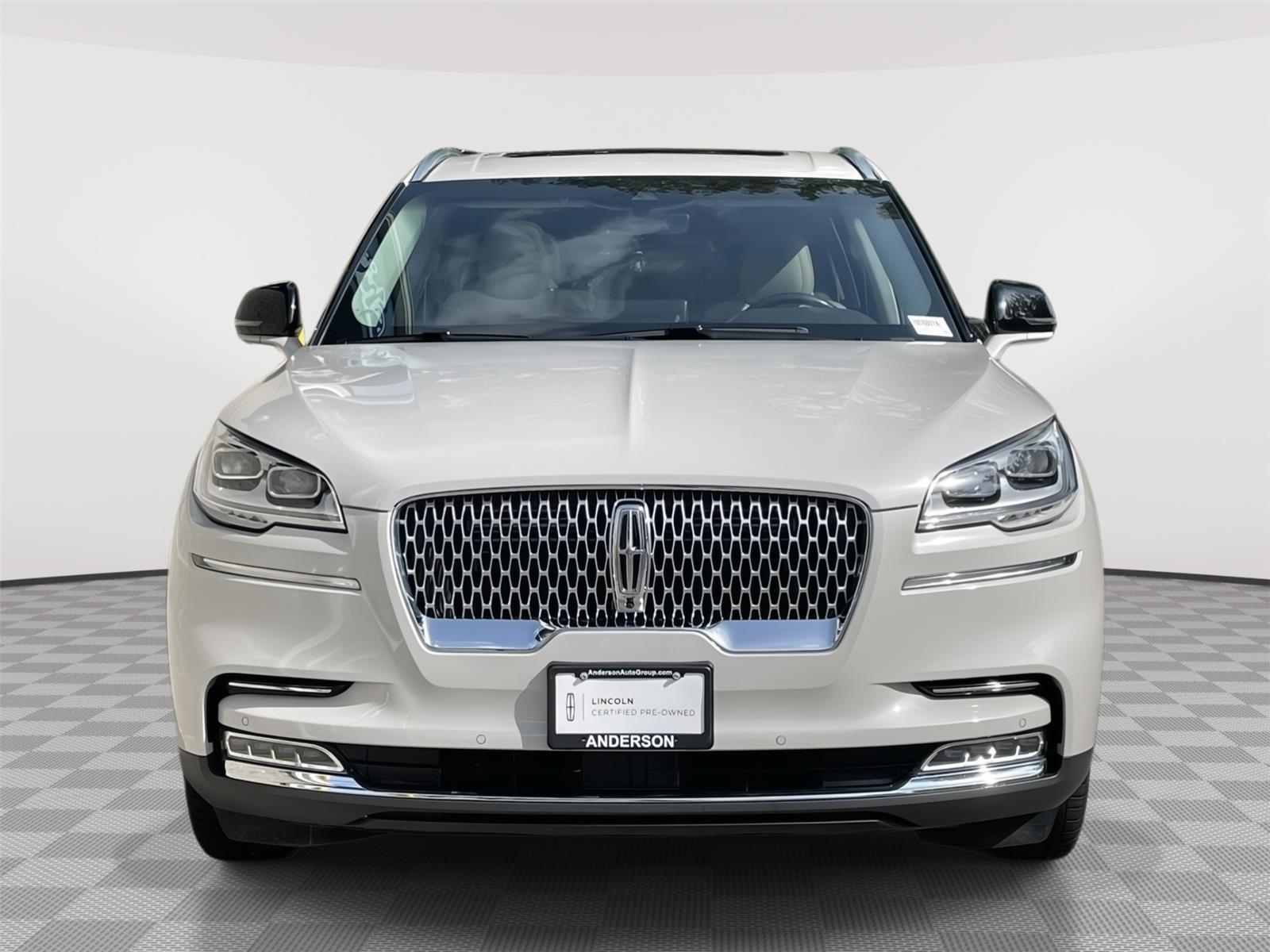 View vehicle photo 4