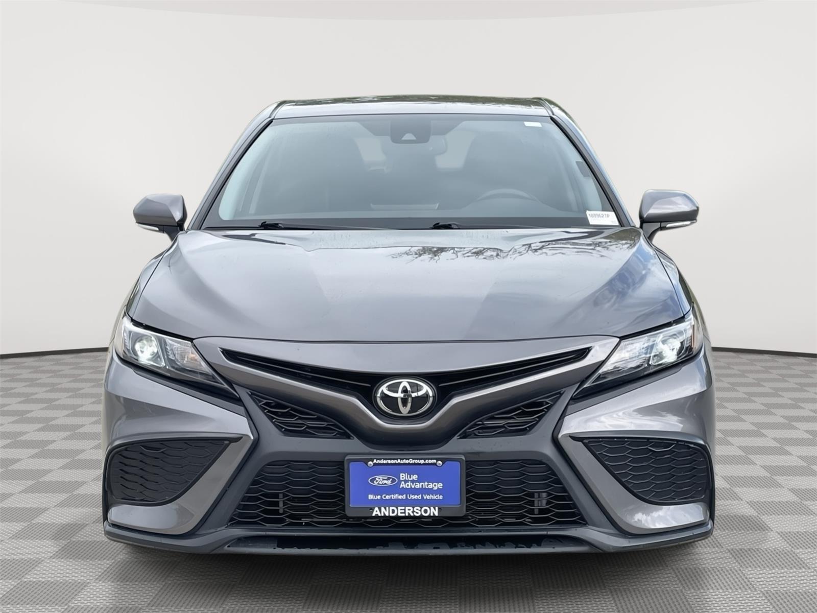View vehicle photo 4