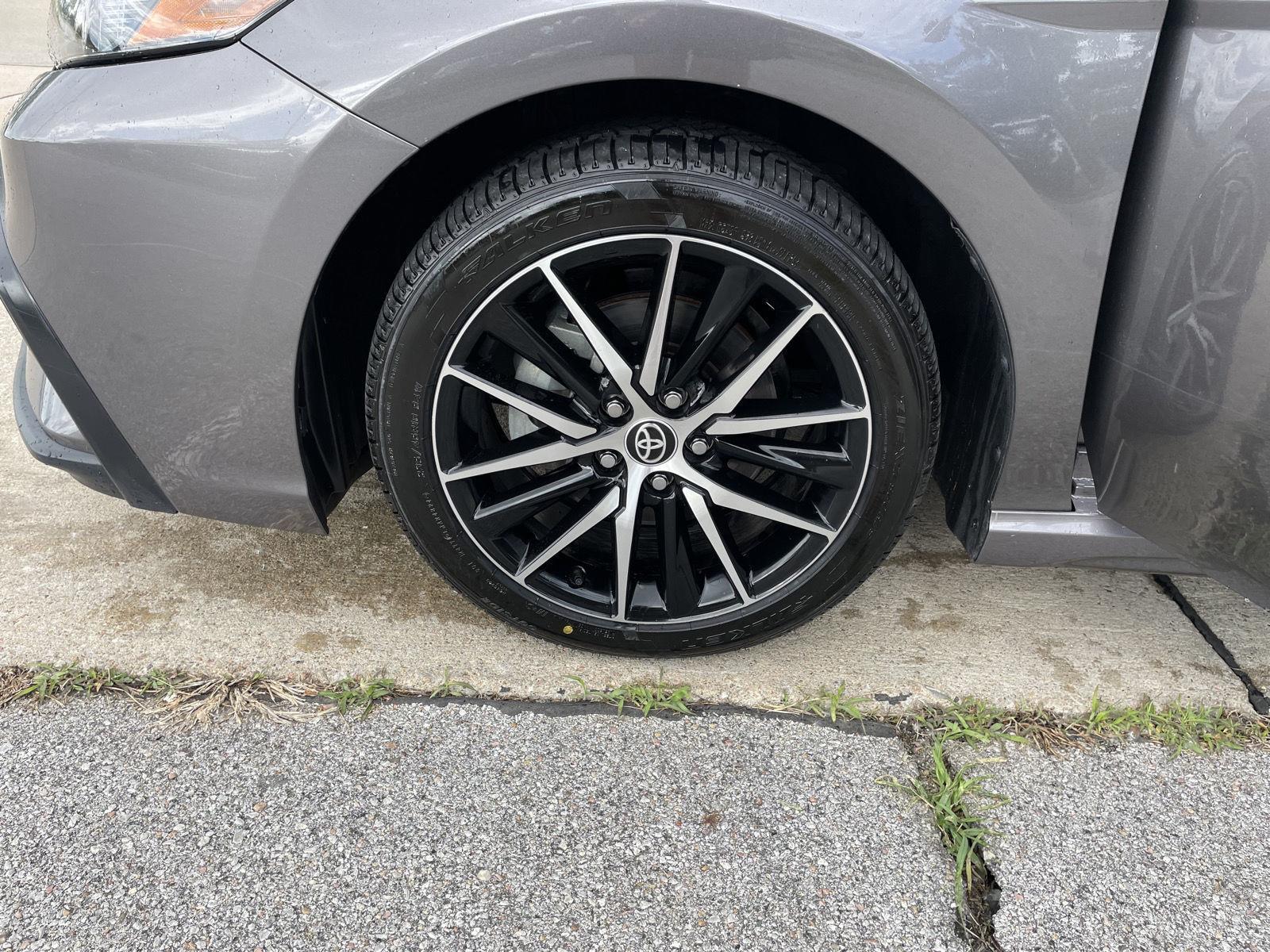 Vehicle photo 10