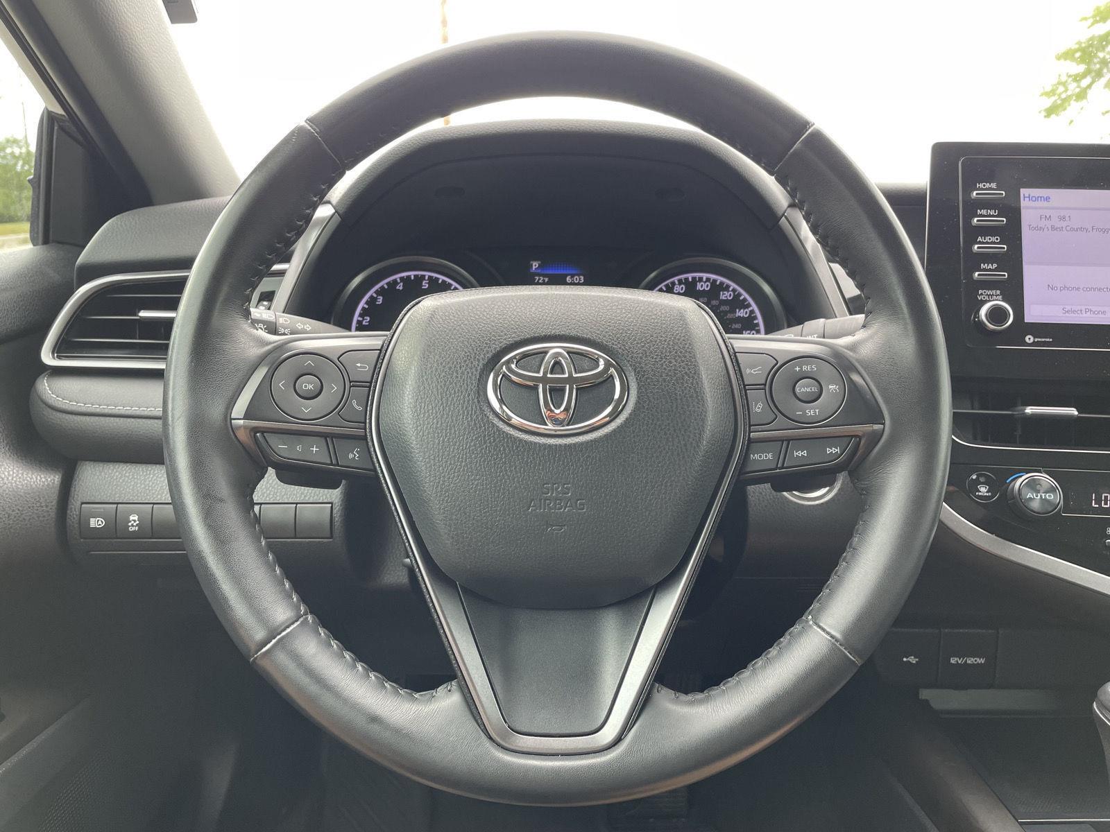 Vehicle photo 12
