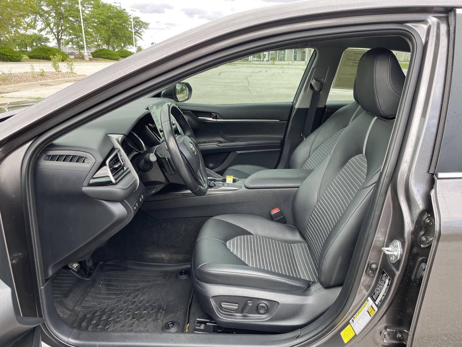 Vehicle photo 17