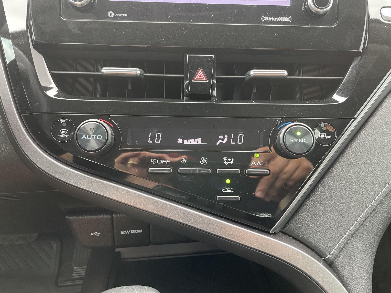Vehicle photo 26