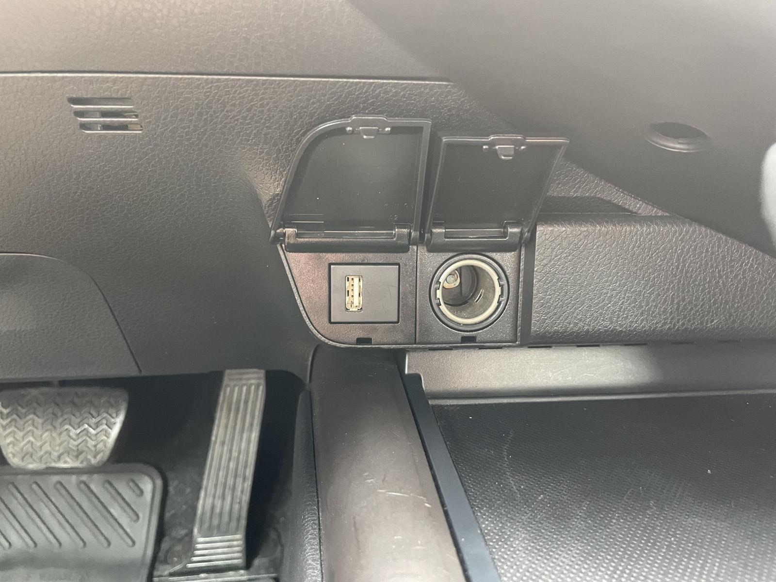 Vehicle photo 27