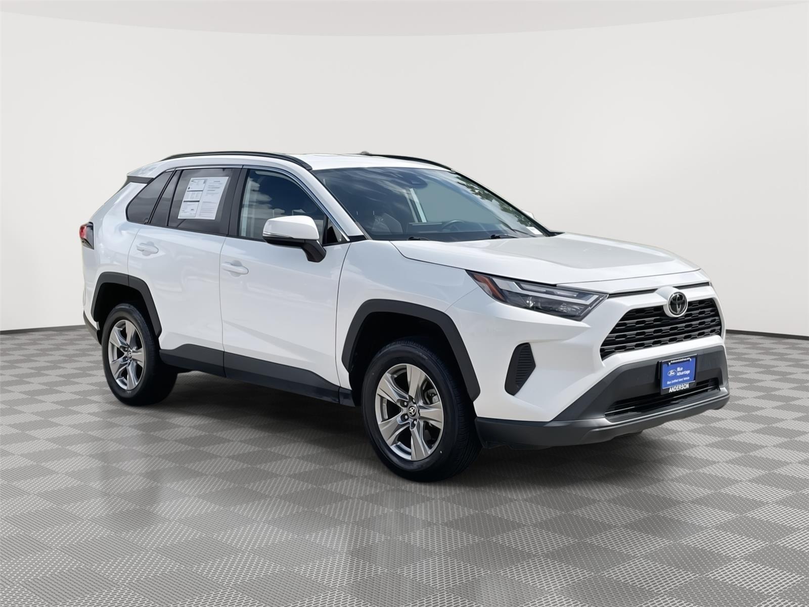 View vehicle photo 5