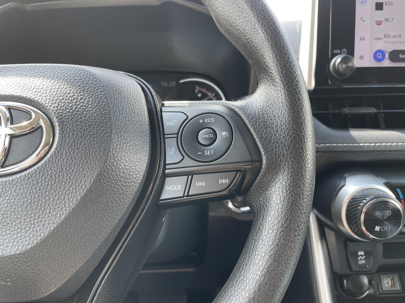 Vehicle photo 14