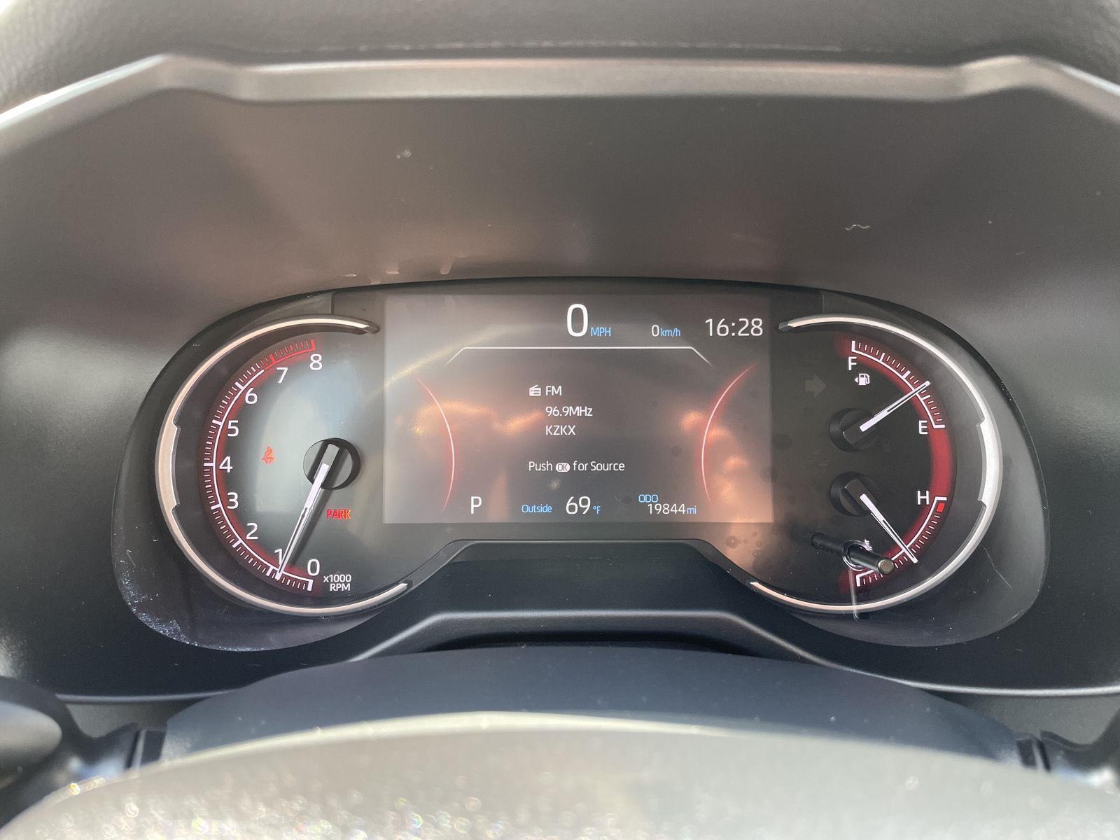 Vehicle photo 15