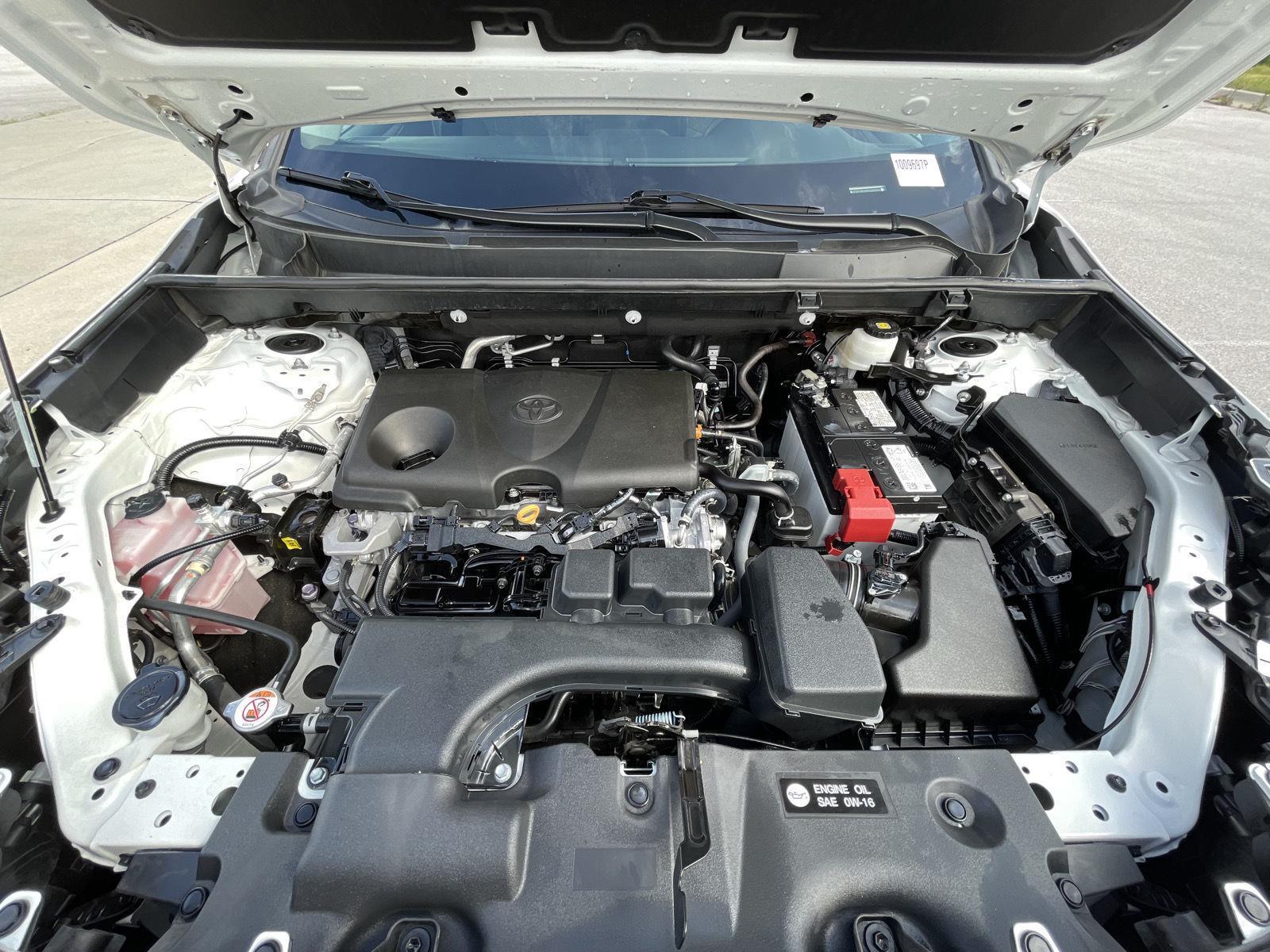 Vehicle photo 32