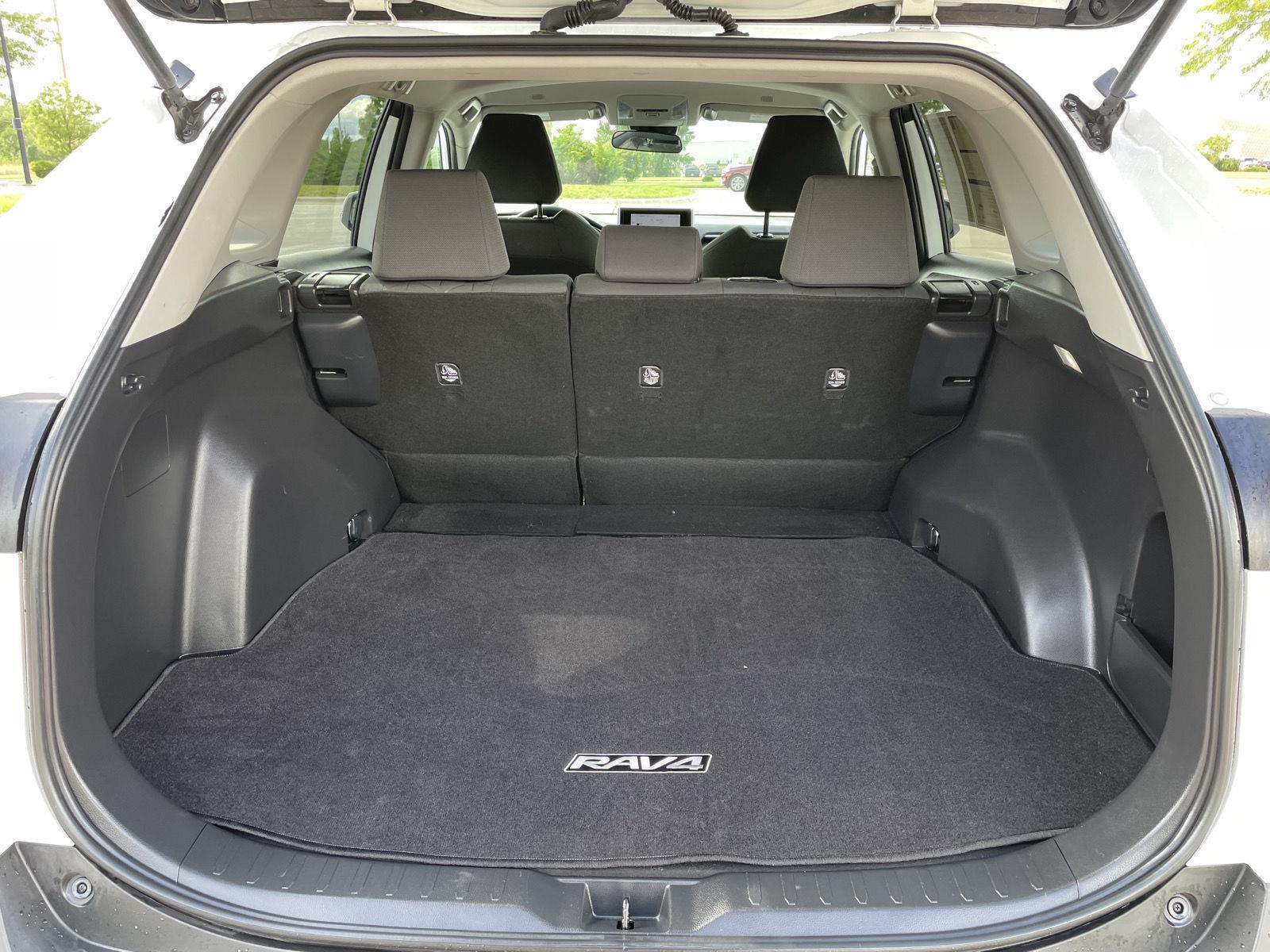 Vehicle photo 33