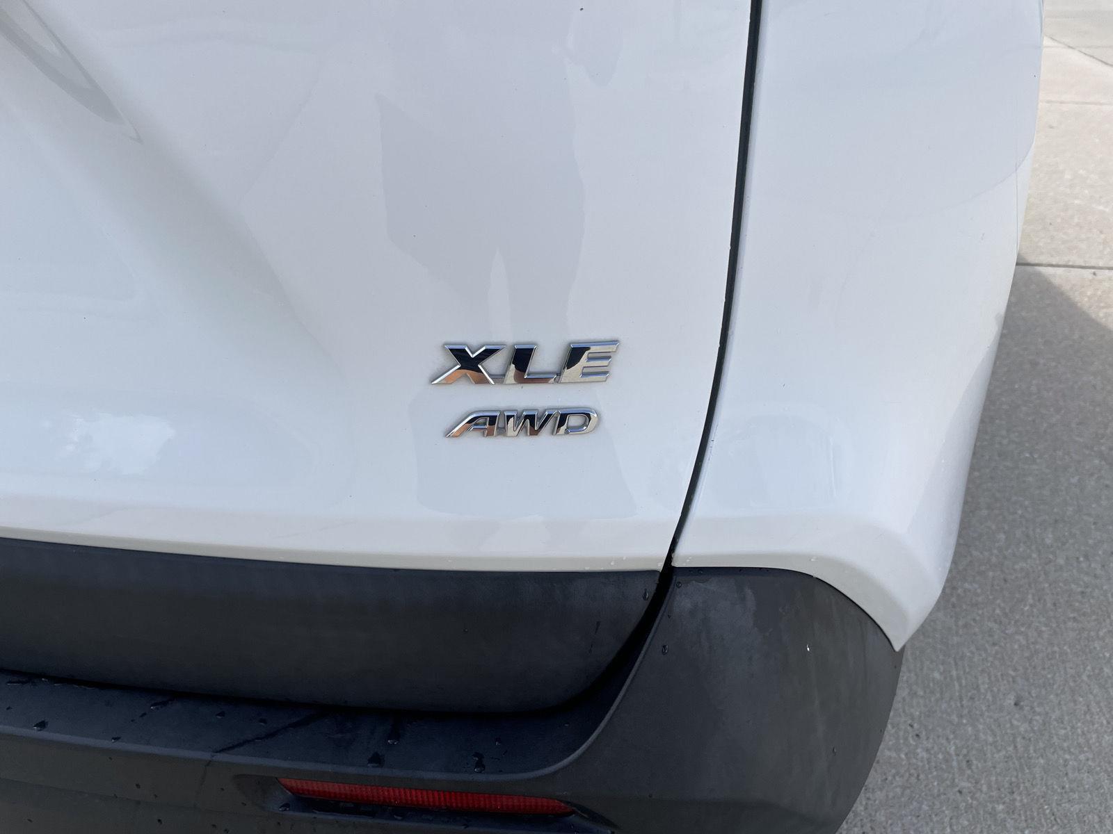 Vehicle photo 35