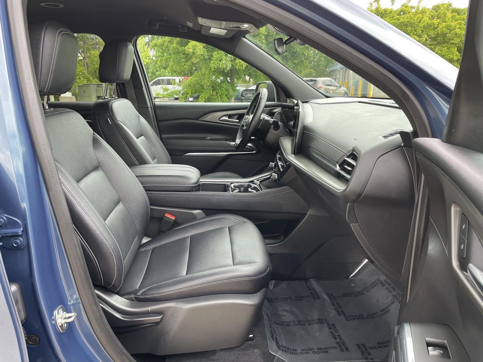 Vehicle photo 18
