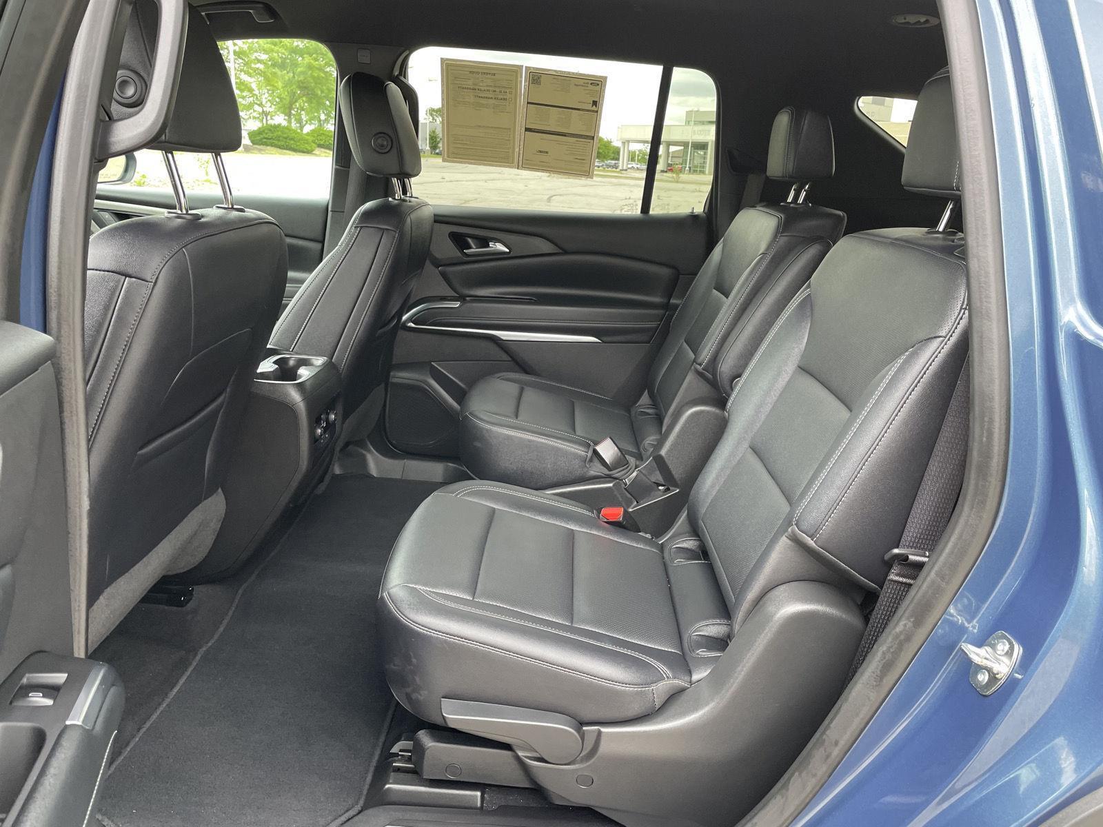 Vehicle photo 19