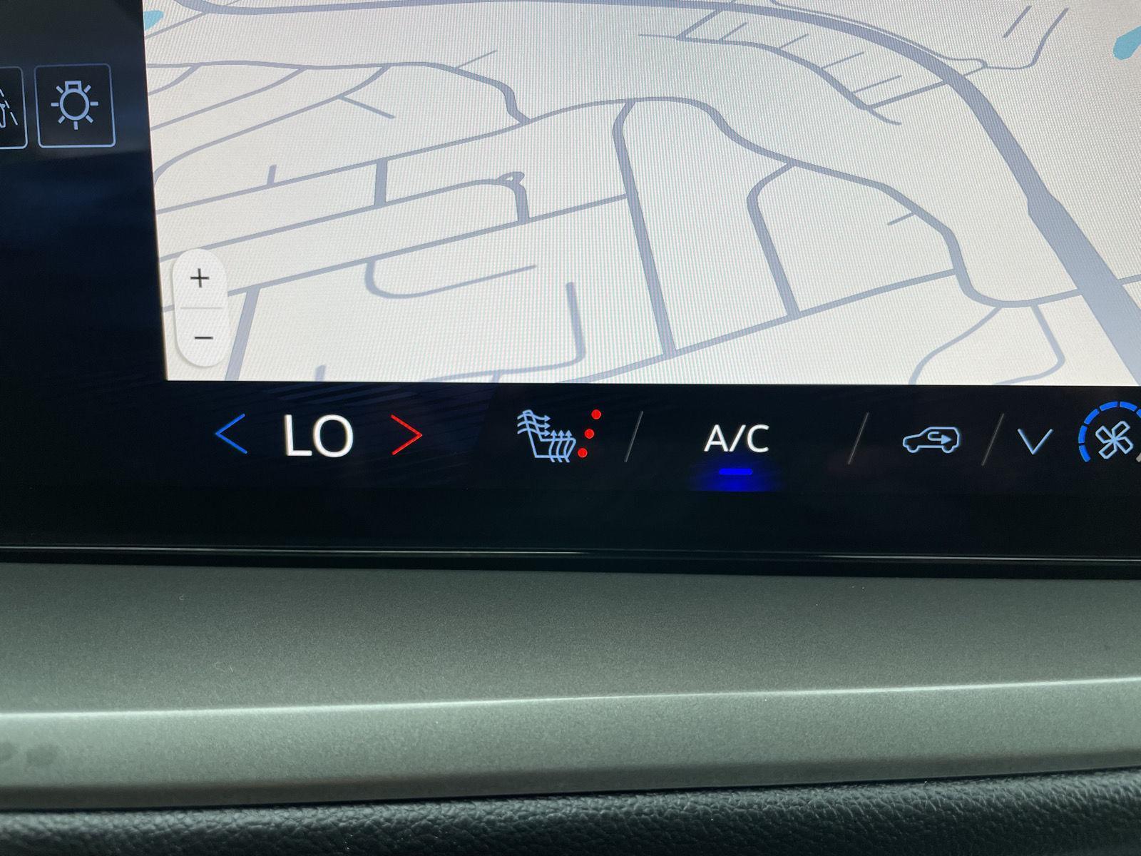 Vehicle photo 27