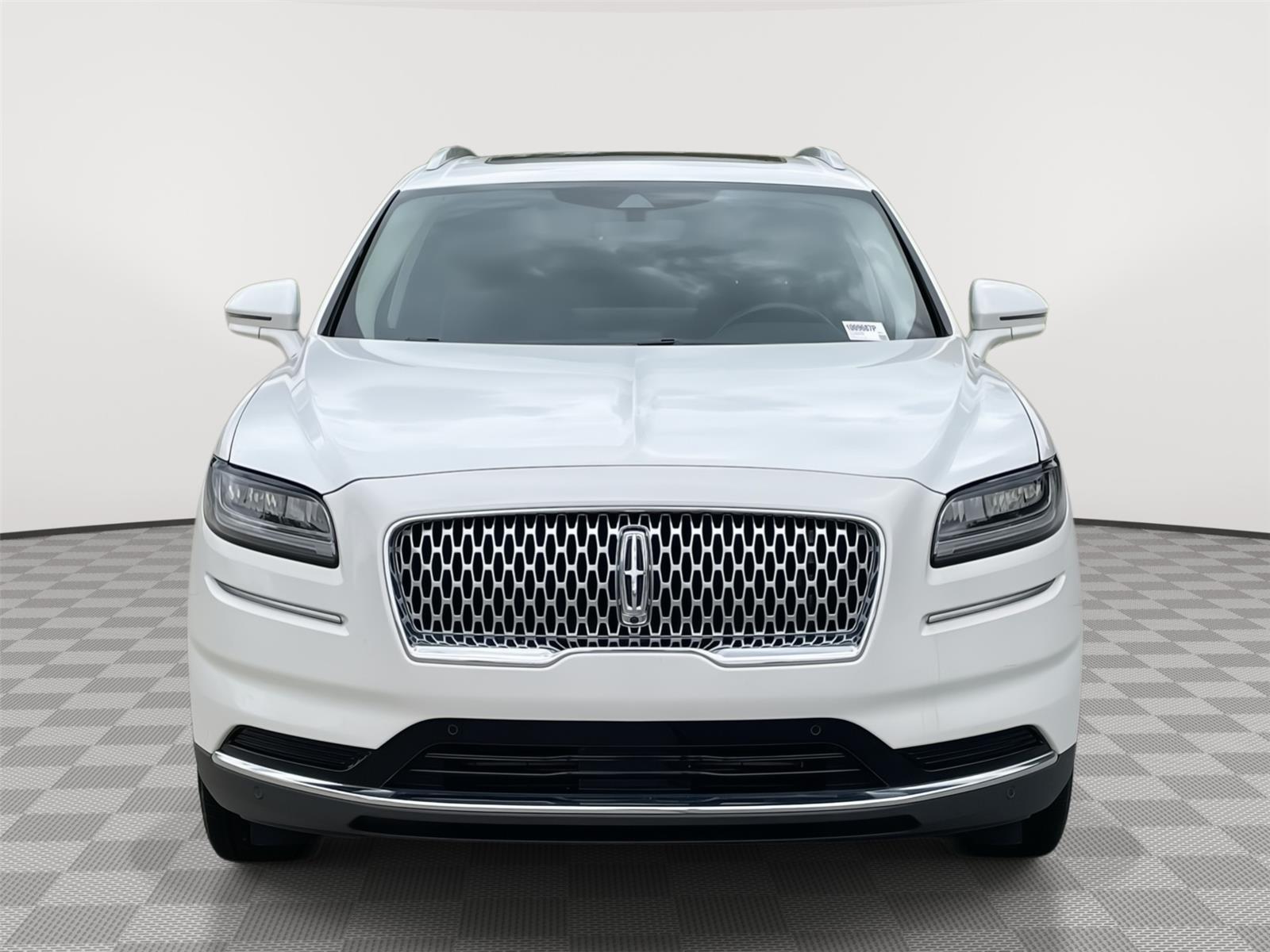 Vehicle photo 4