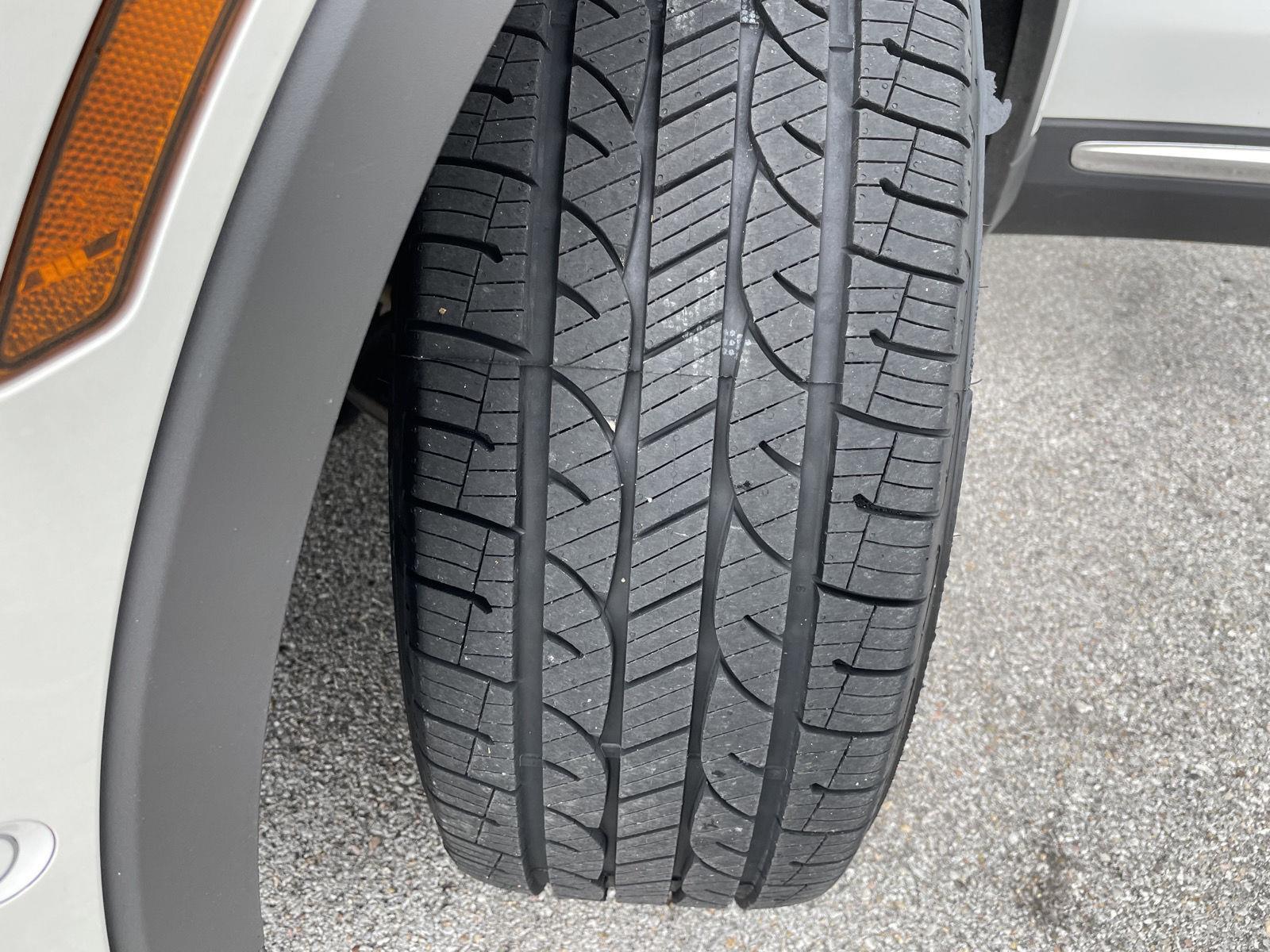 Vehicle photo 11