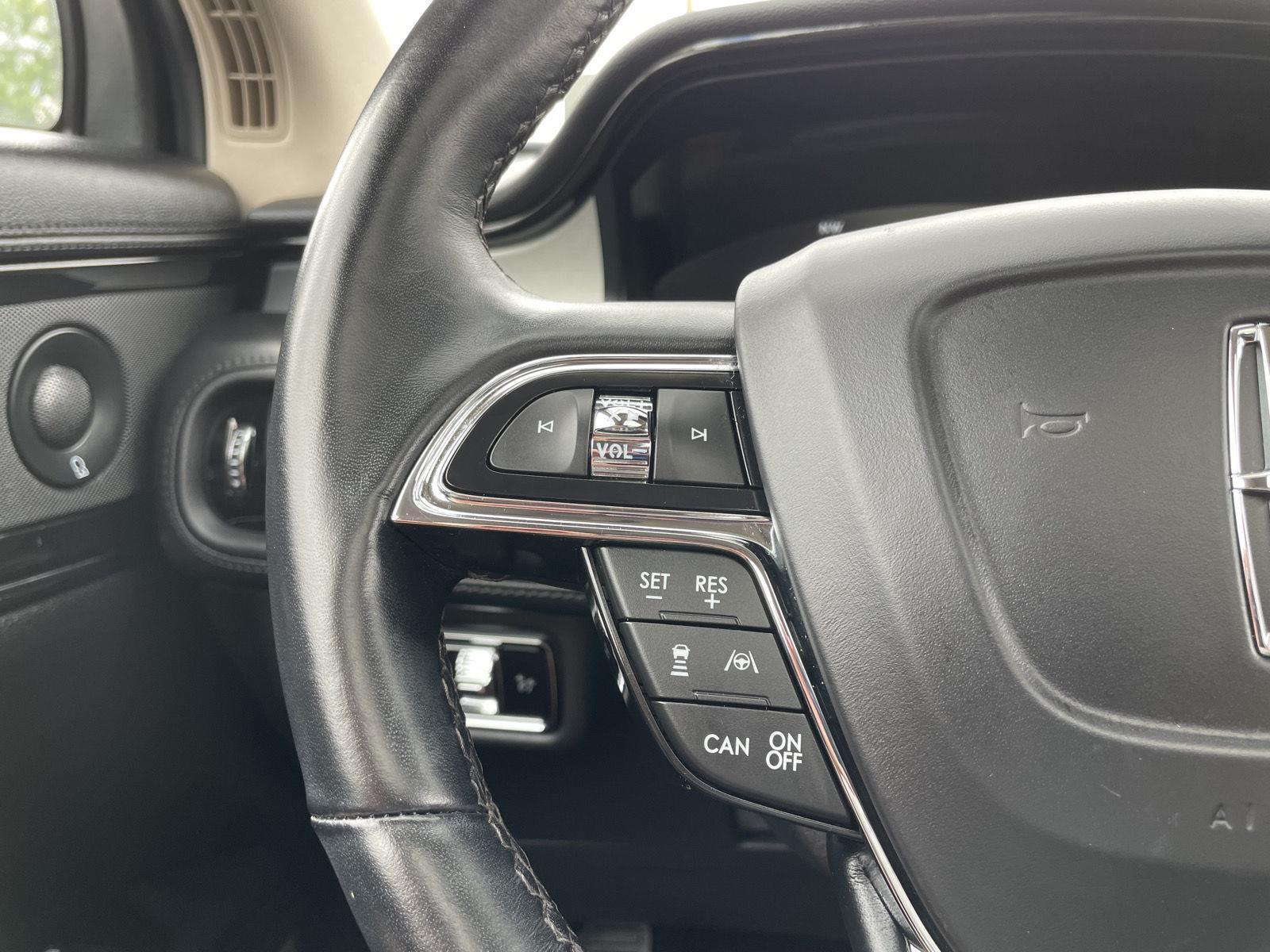 Vehicle photo 13