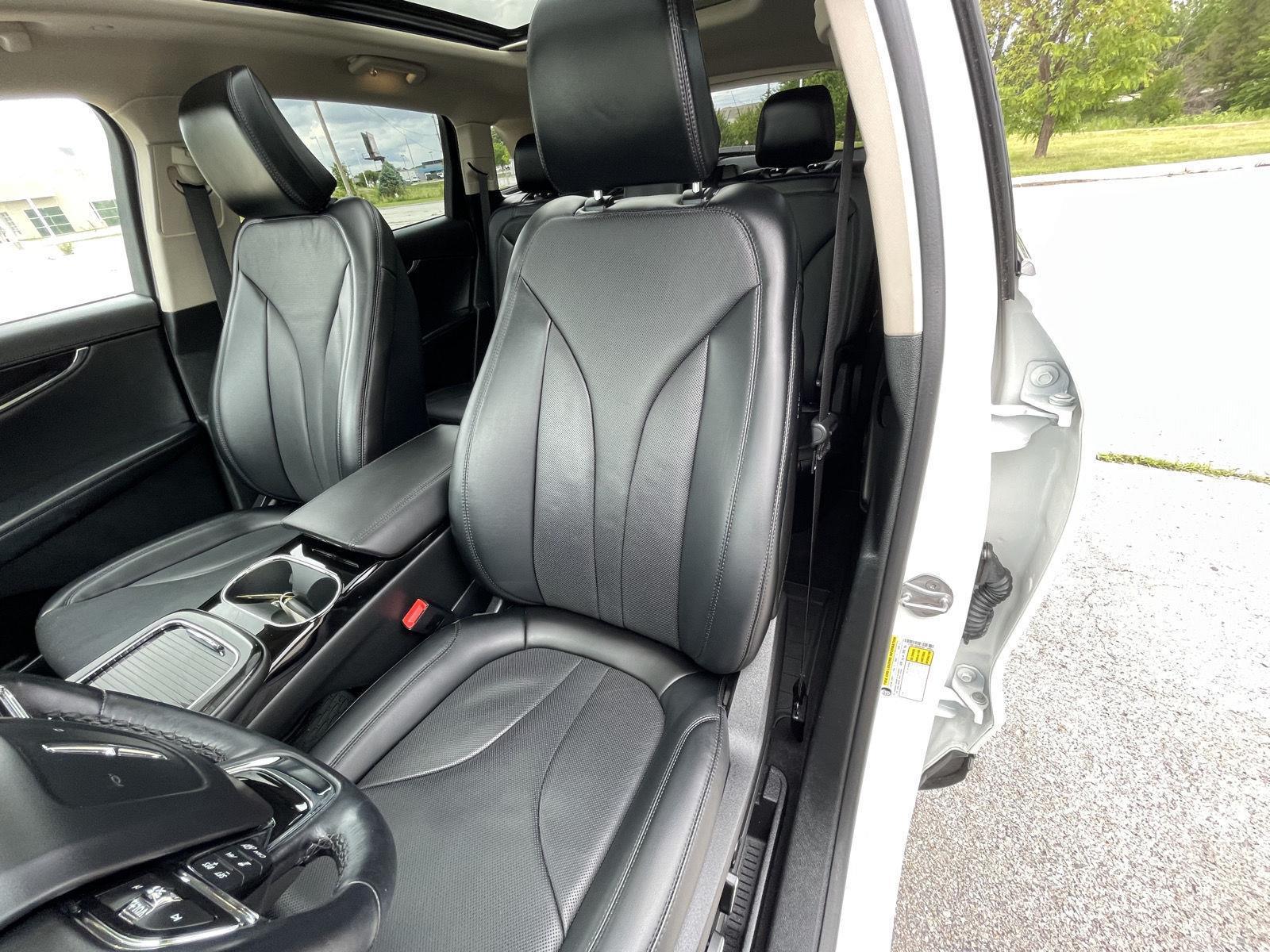 Vehicle photo 18