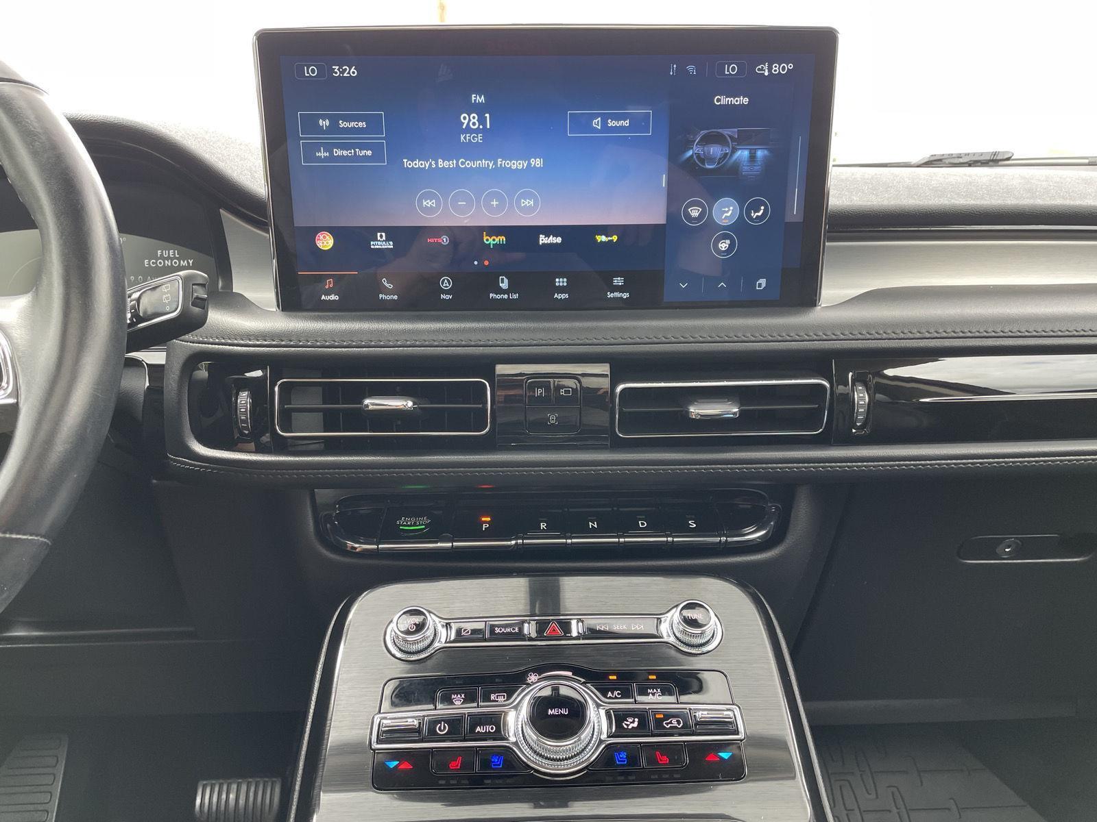 Vehicle photo 24