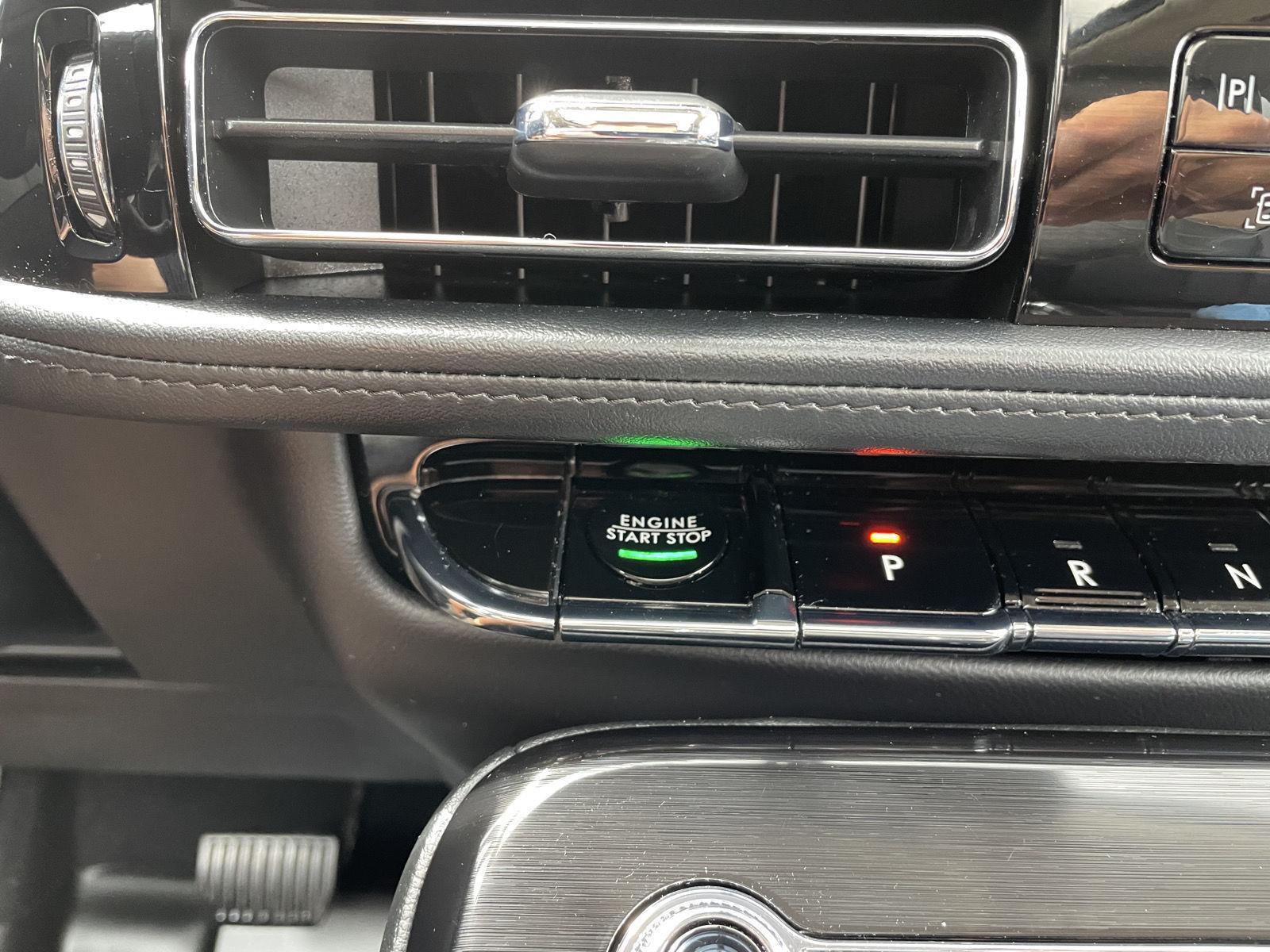 Vehicle photo 28