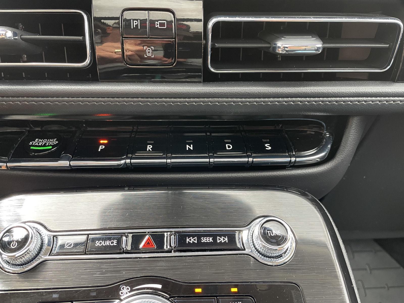 Vehicle photo 29