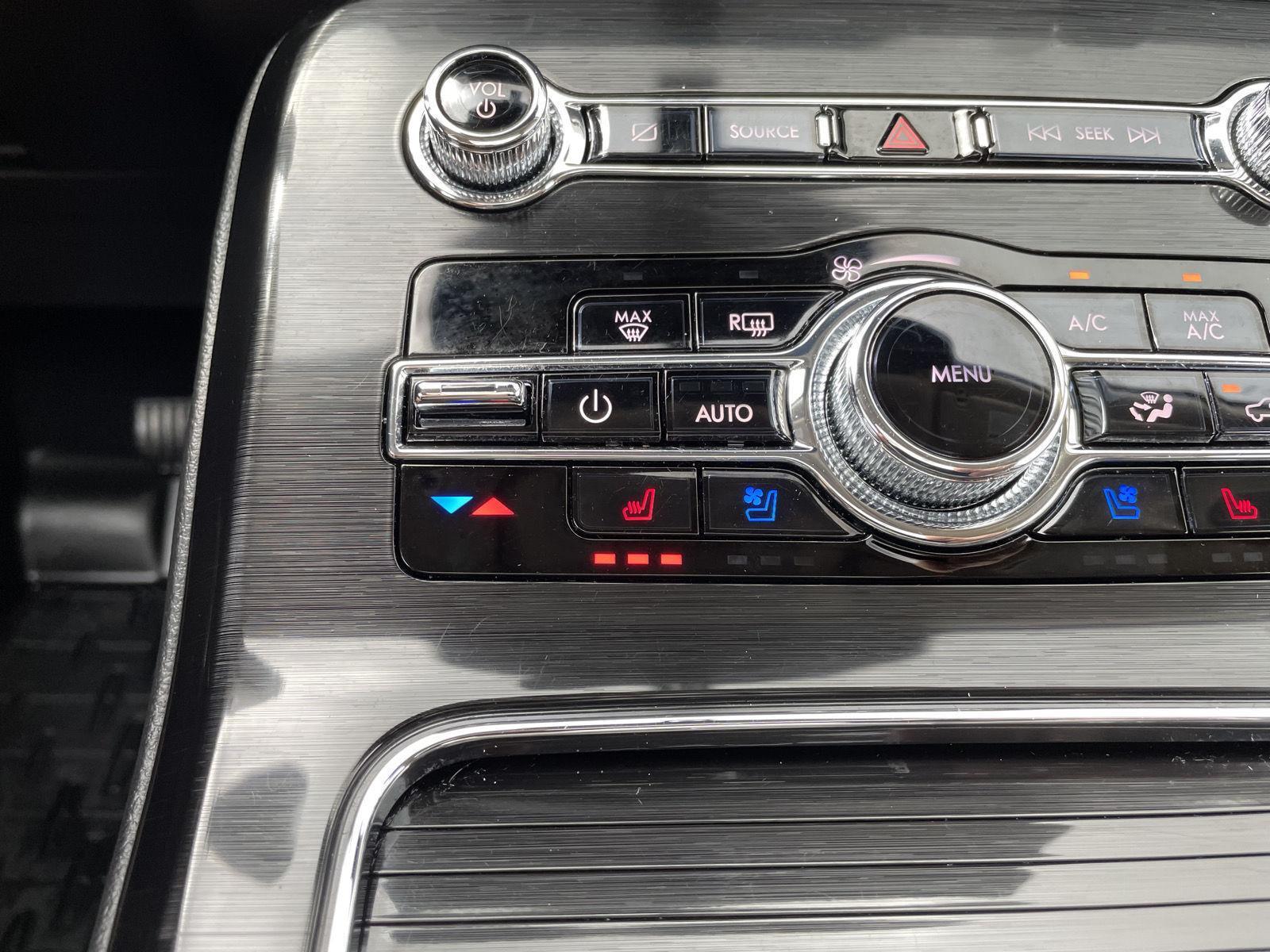 Vehicle photo 31