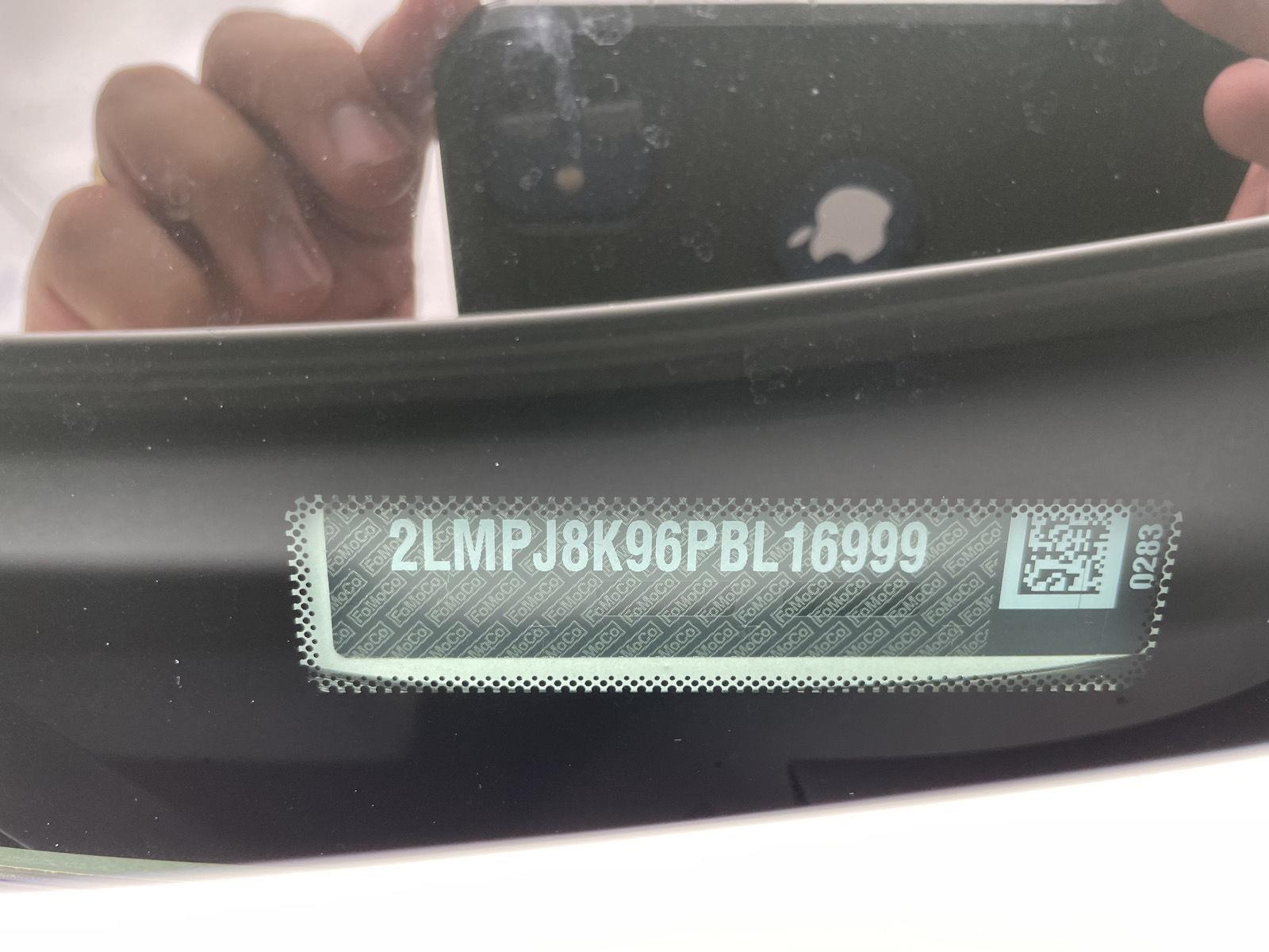 Vehicle photo 38