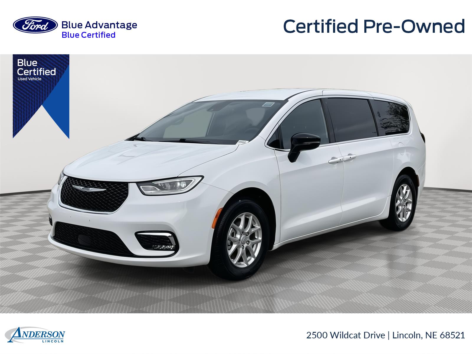 2025 Chrysler Pacifica Select's photo