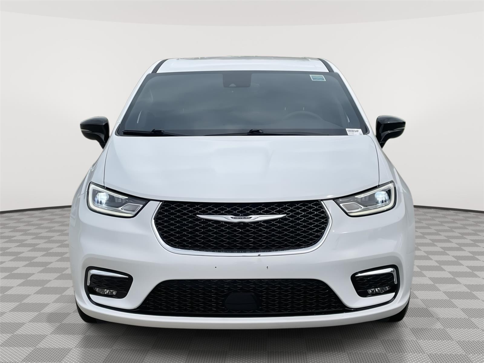 Vehicle photo 4