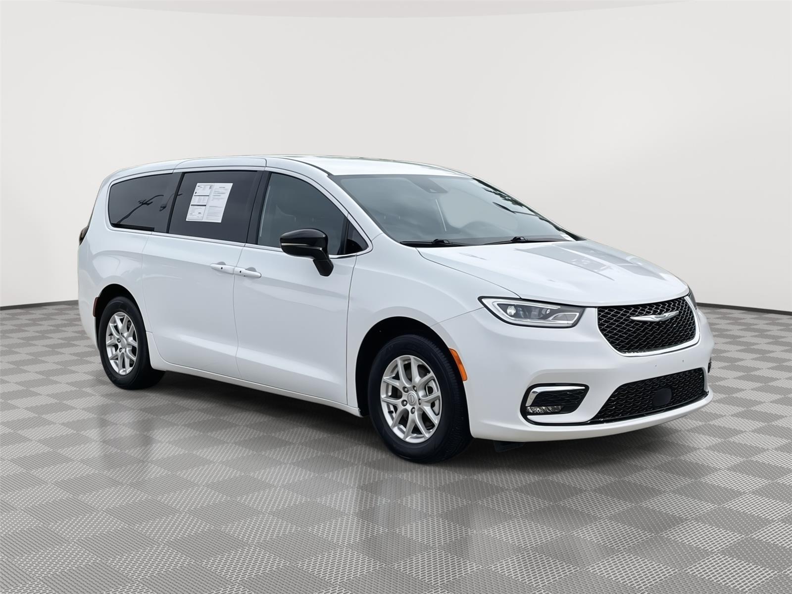 Vehicle photo 5