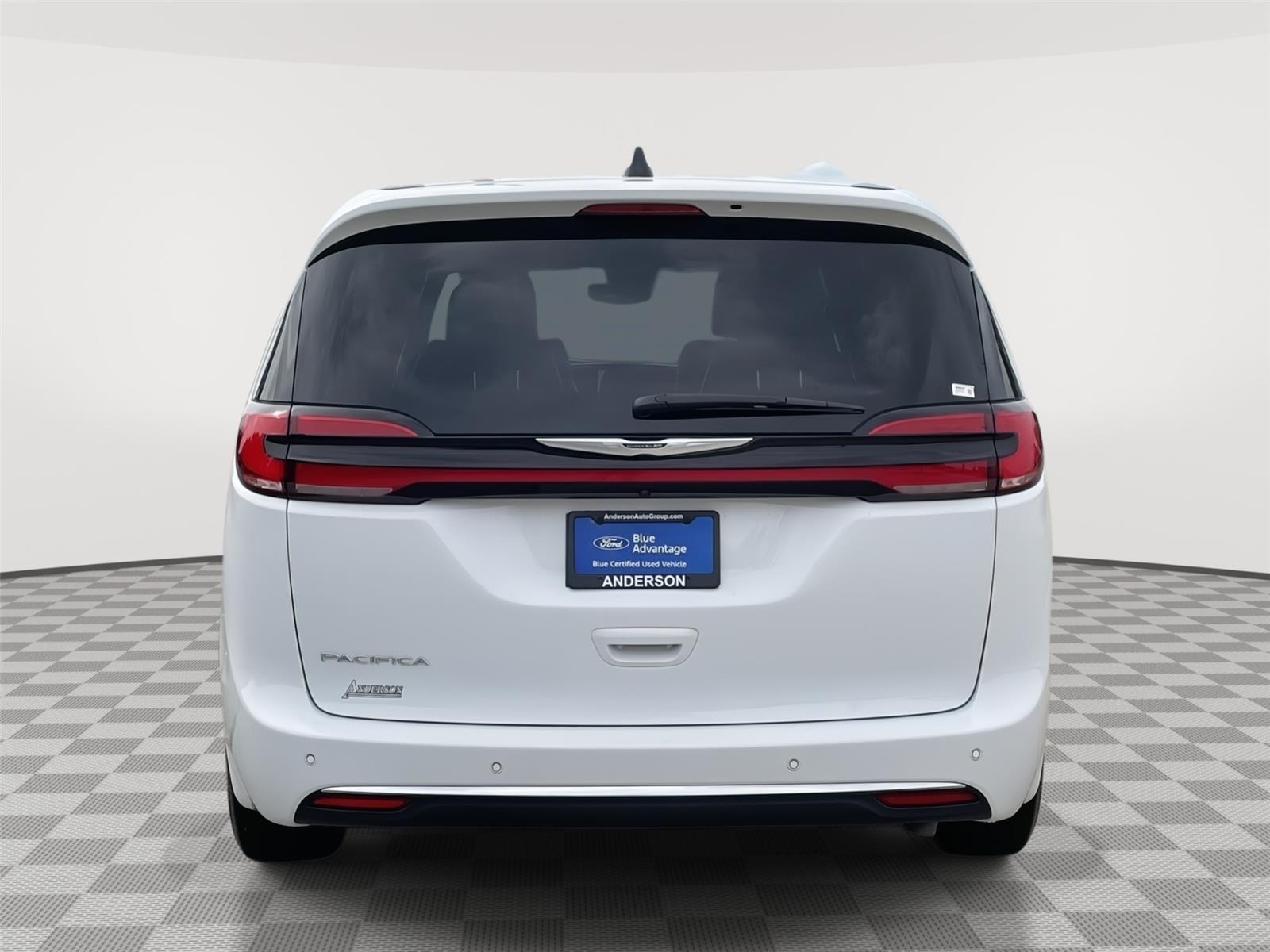 Vehicle photo 8