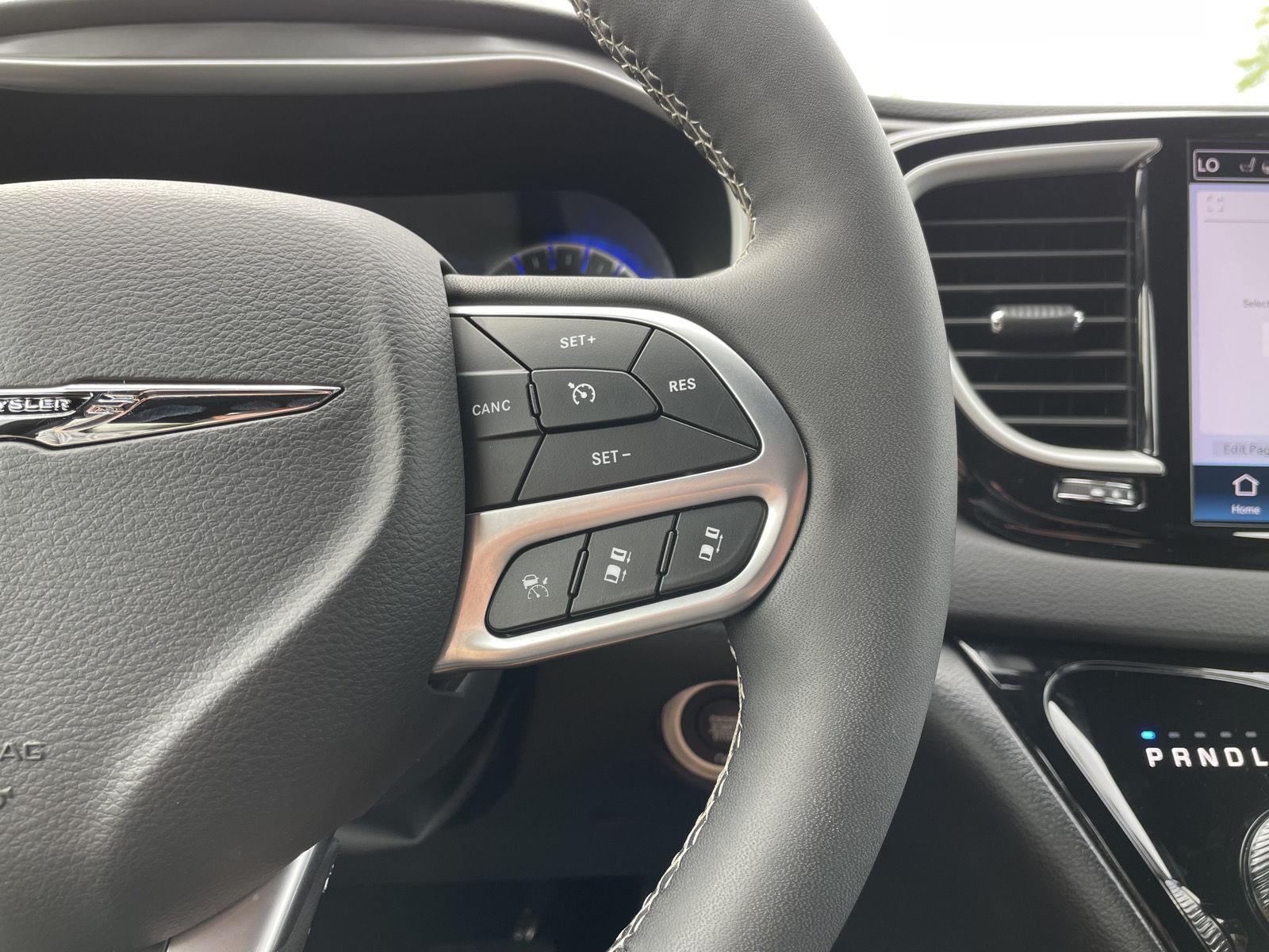 Vehicle photo 14