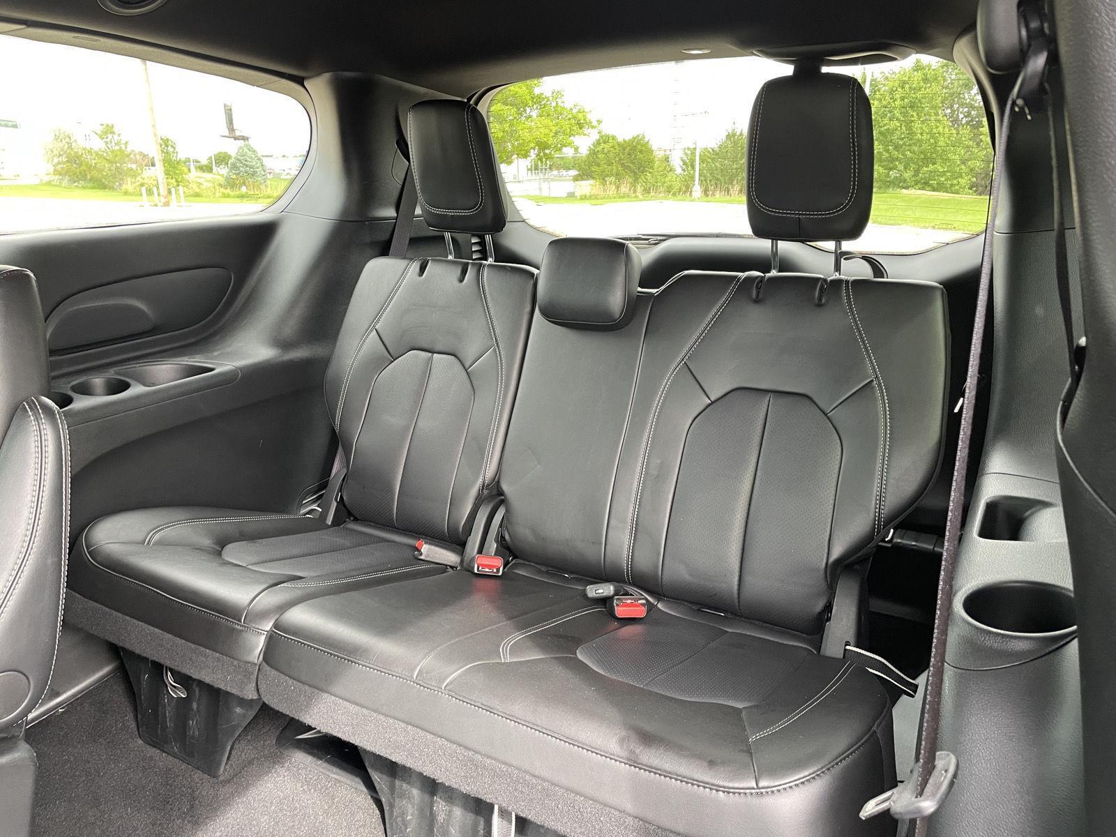 Vehicle photo 21