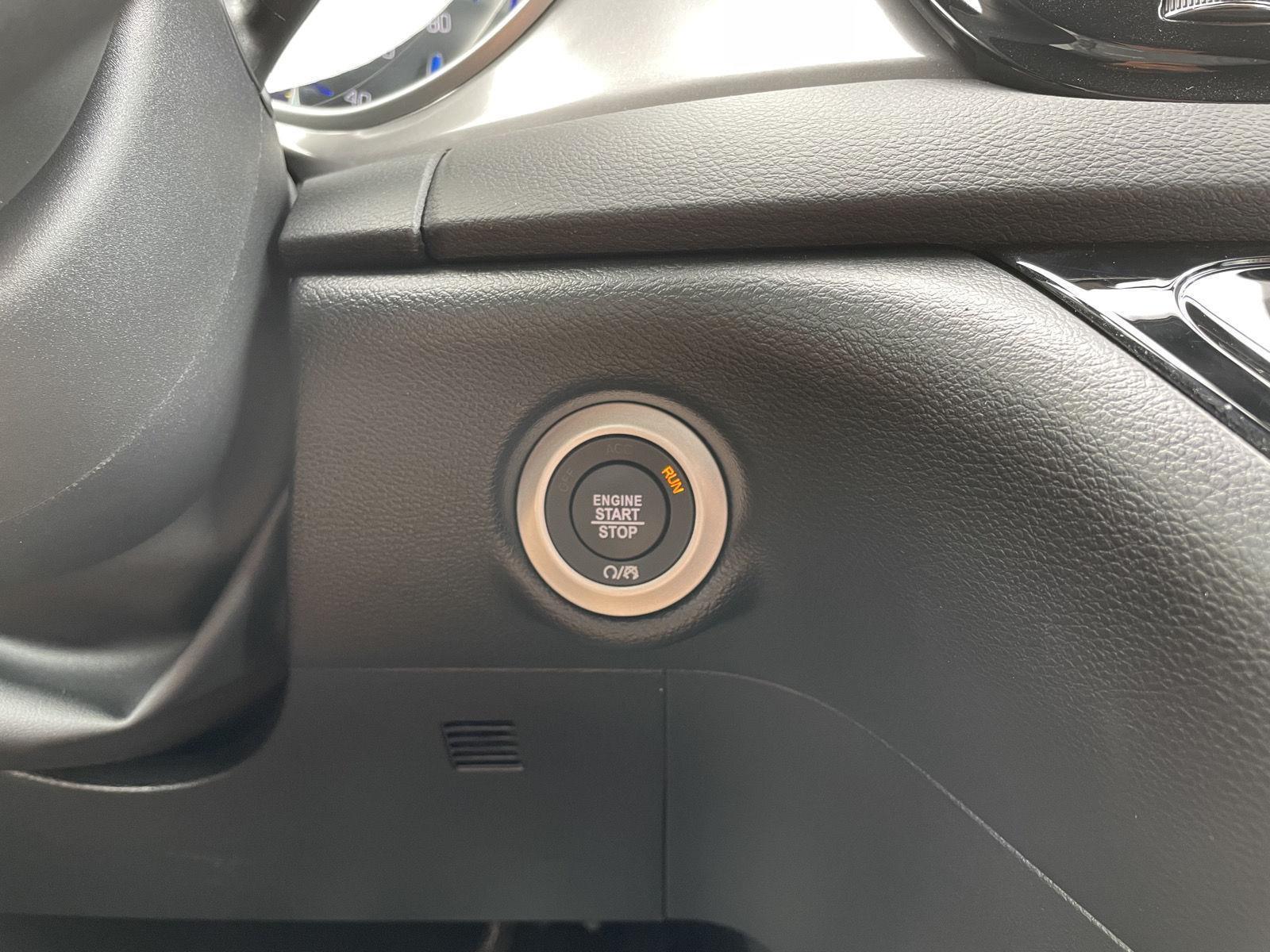 Vehicle photo 25