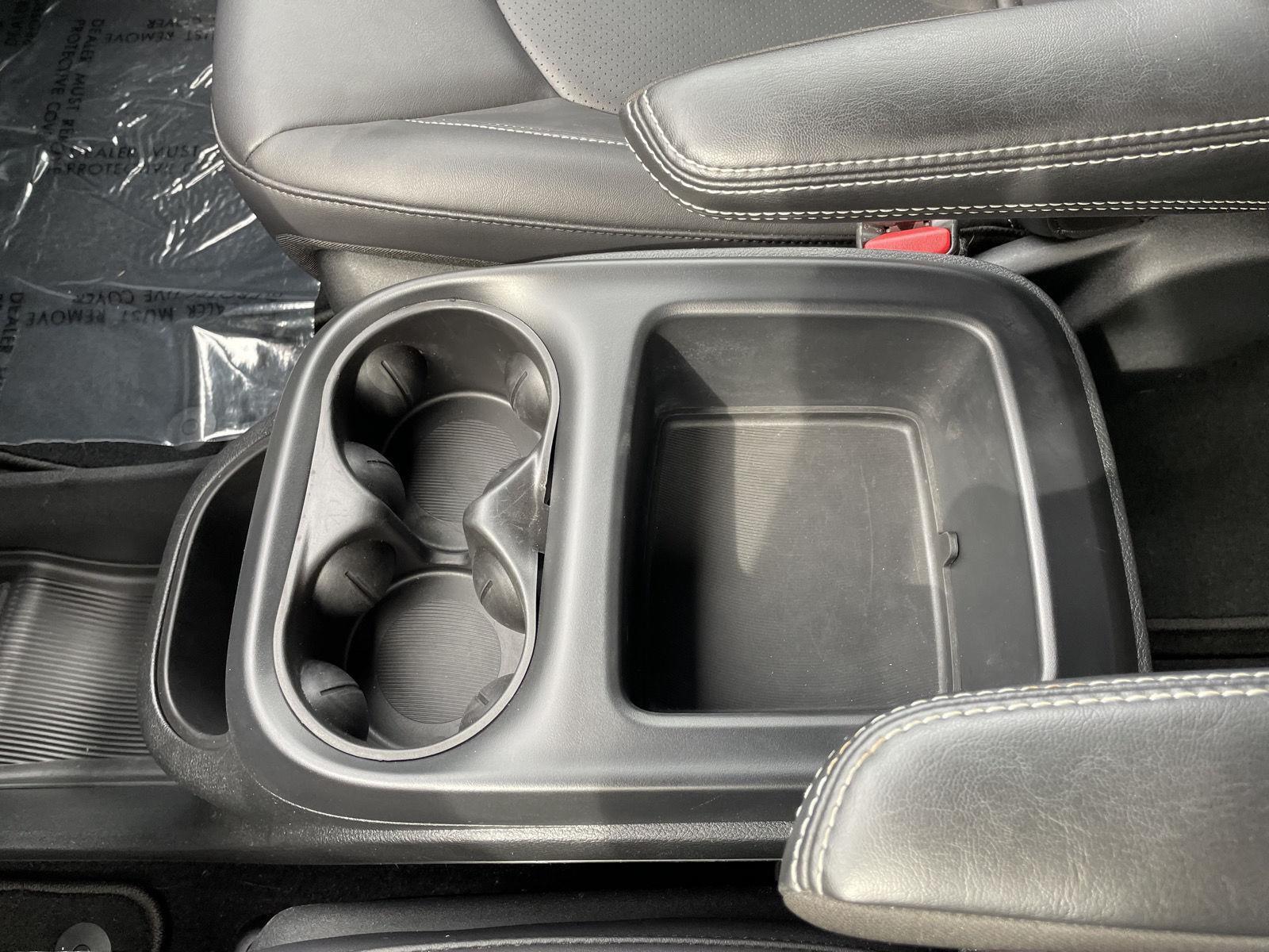 Vehicle photo 31