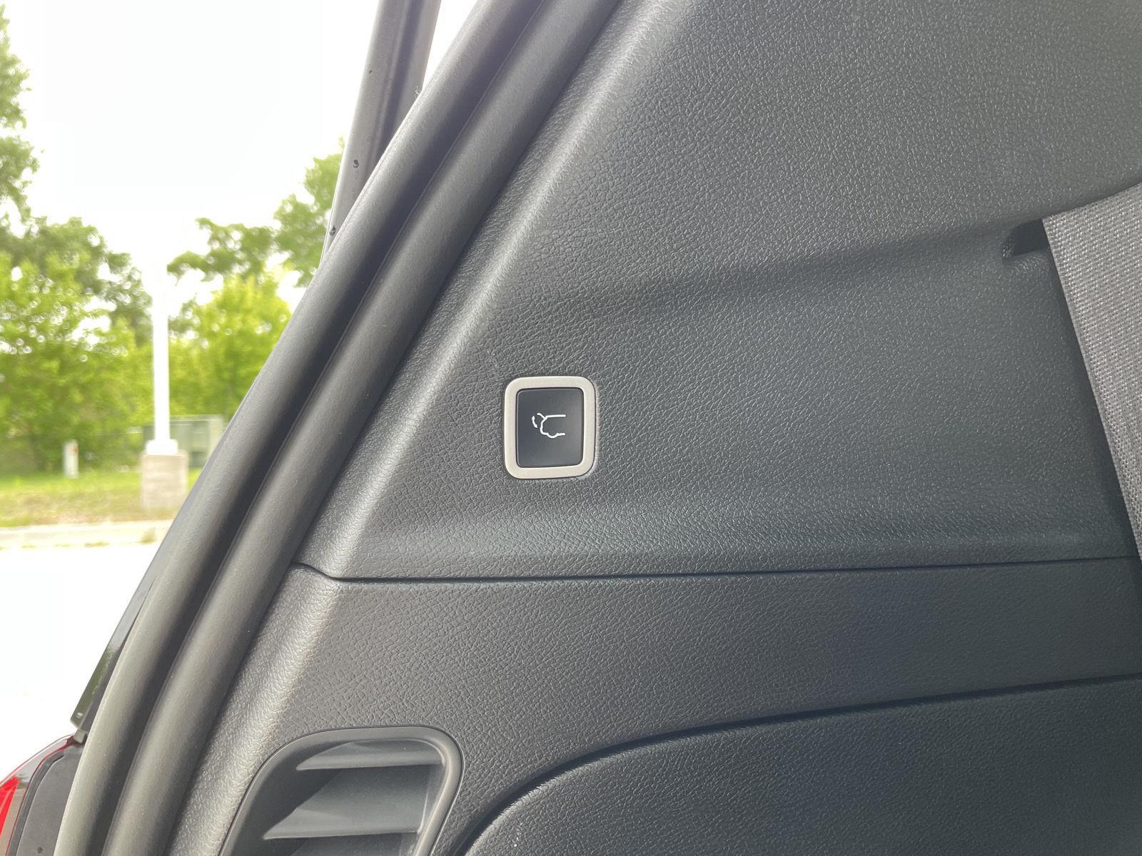 Vehicle photo 36