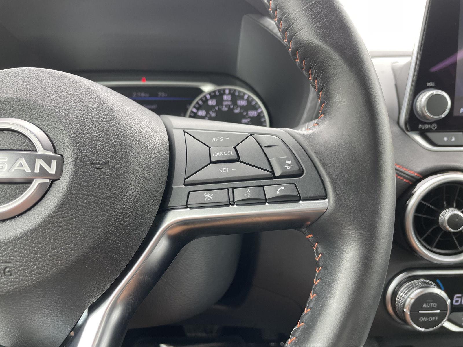 Vehicle photo 14