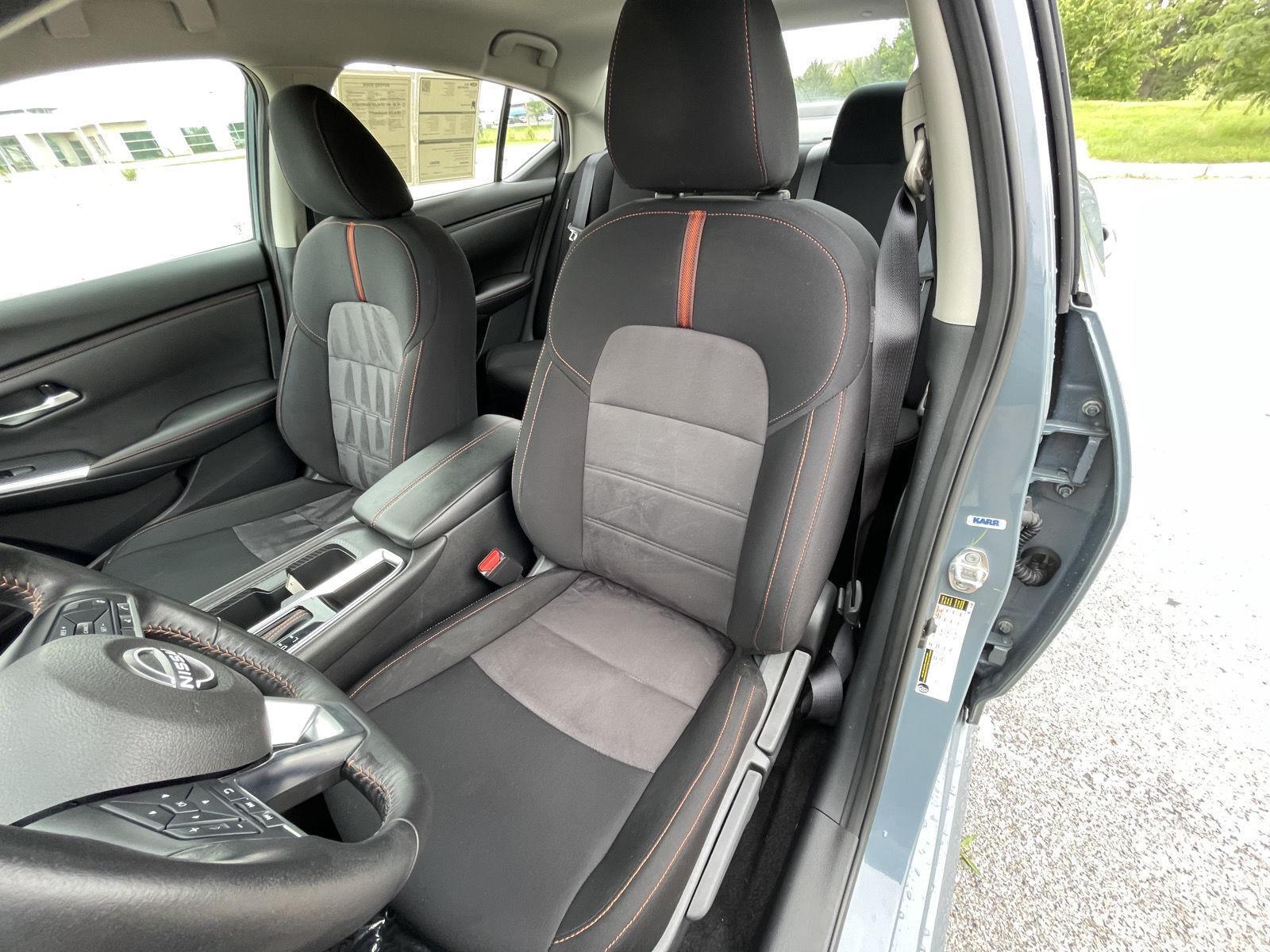 Vehicle photo 18