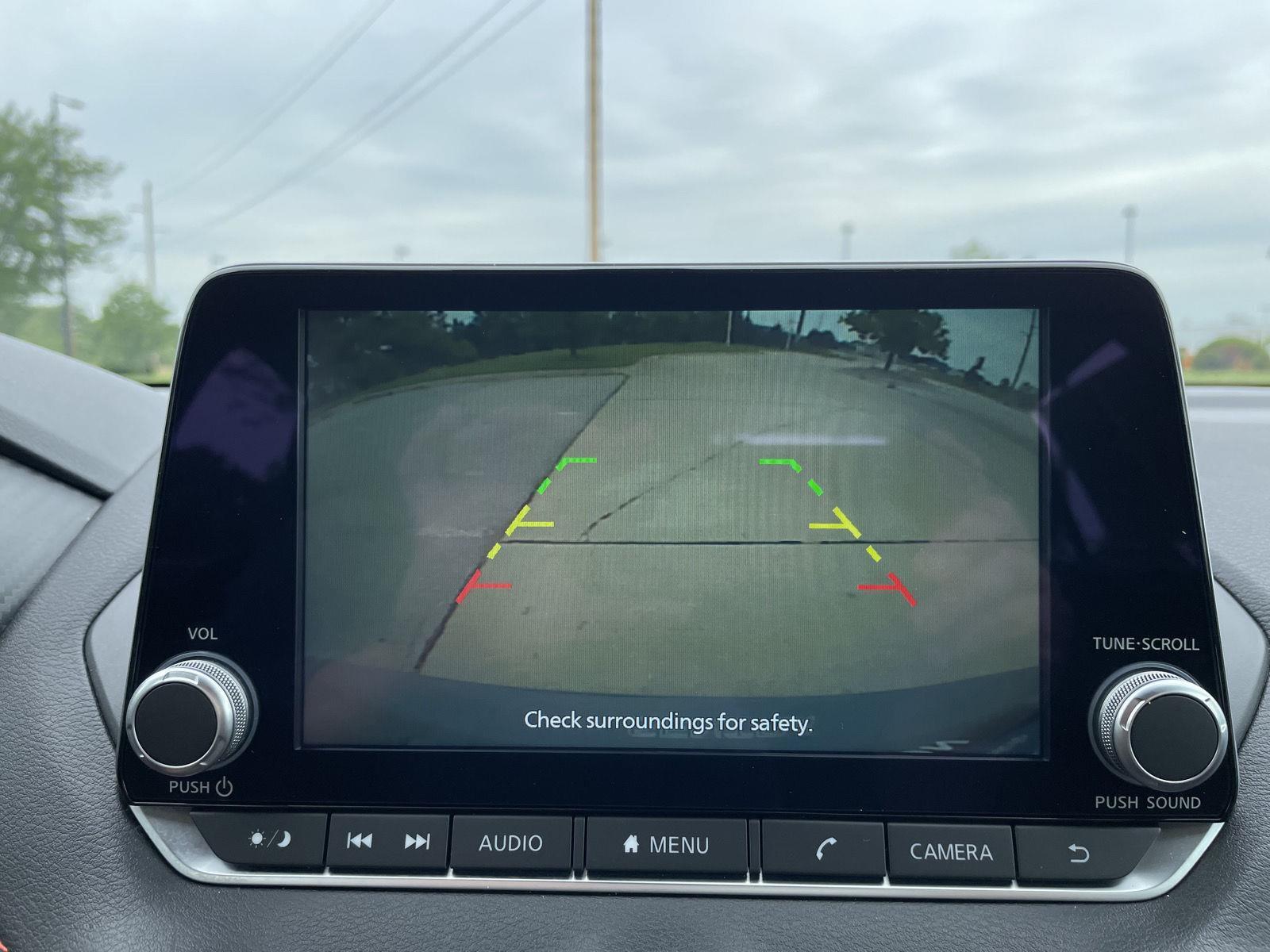 Vehicle photo 23